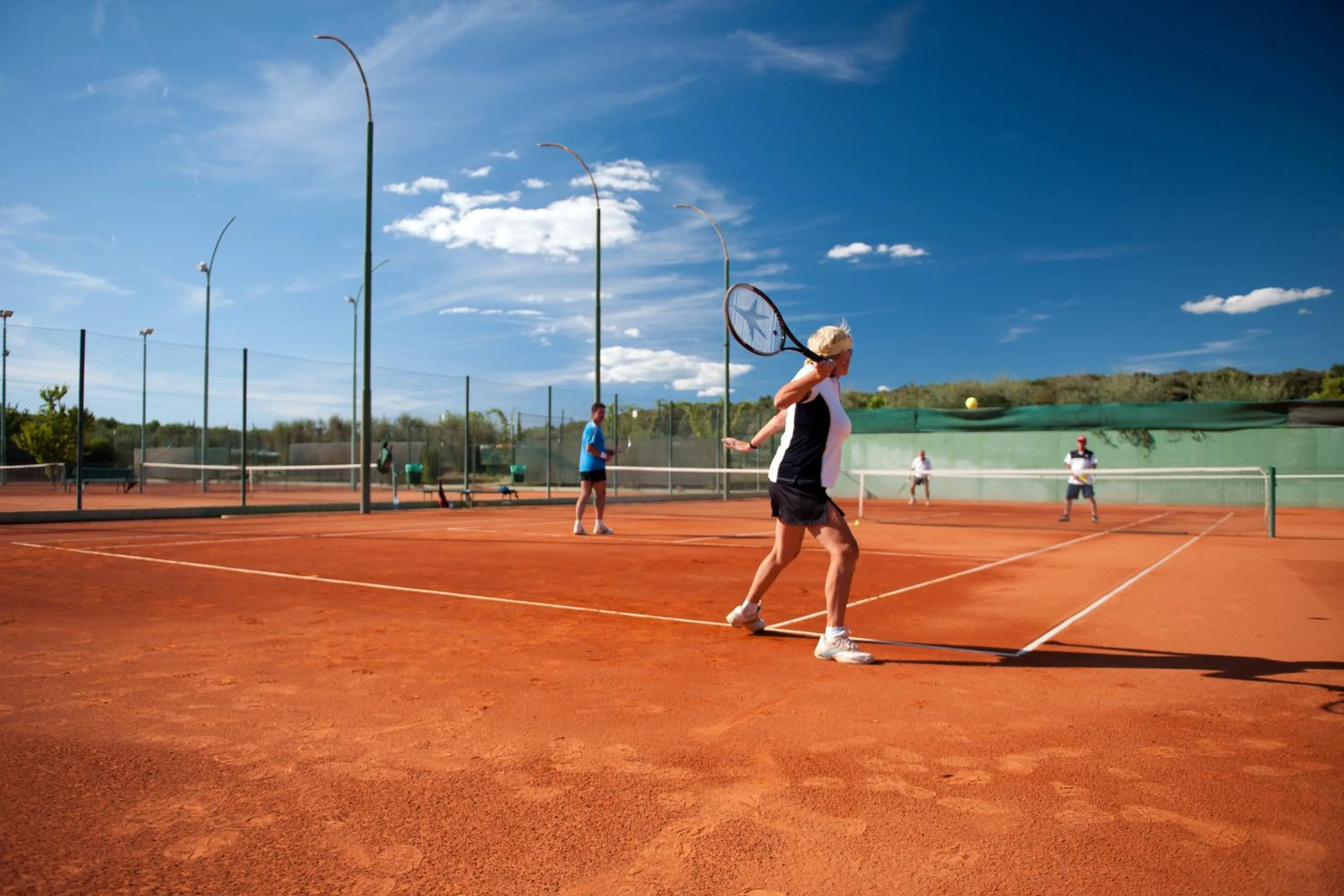 Tennis court in Koversada Rooms