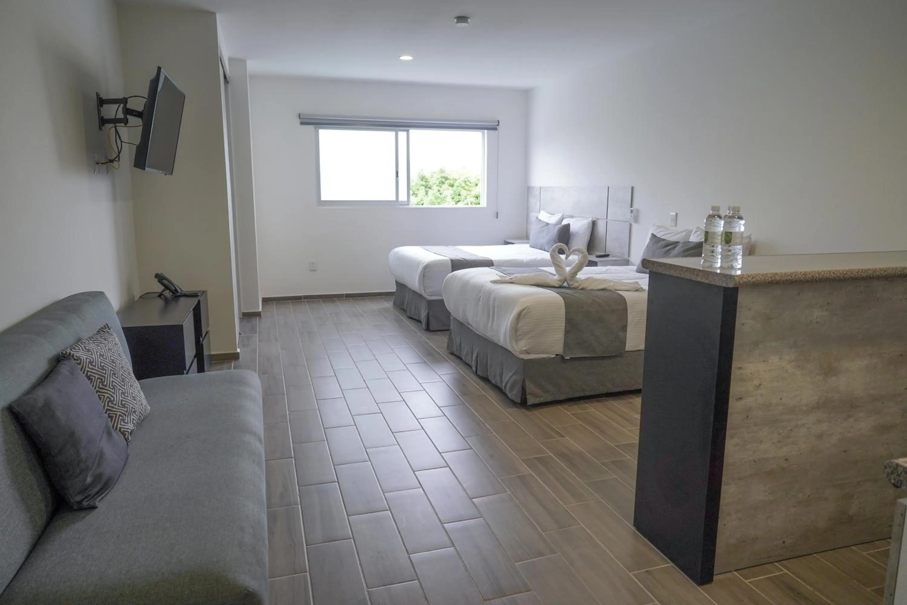 Street view, Bed in SR Hotel