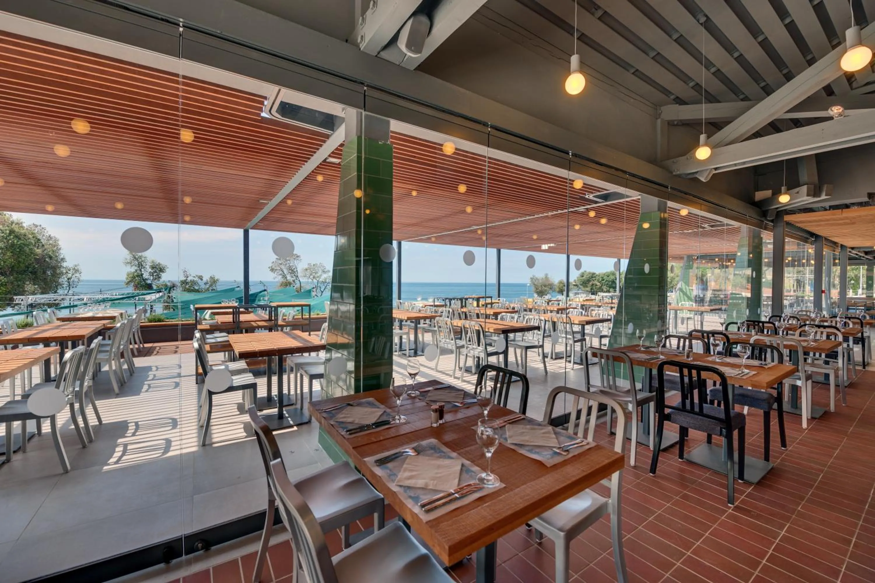 Restaurant/places to eat in Maistra Select Amarin Resort