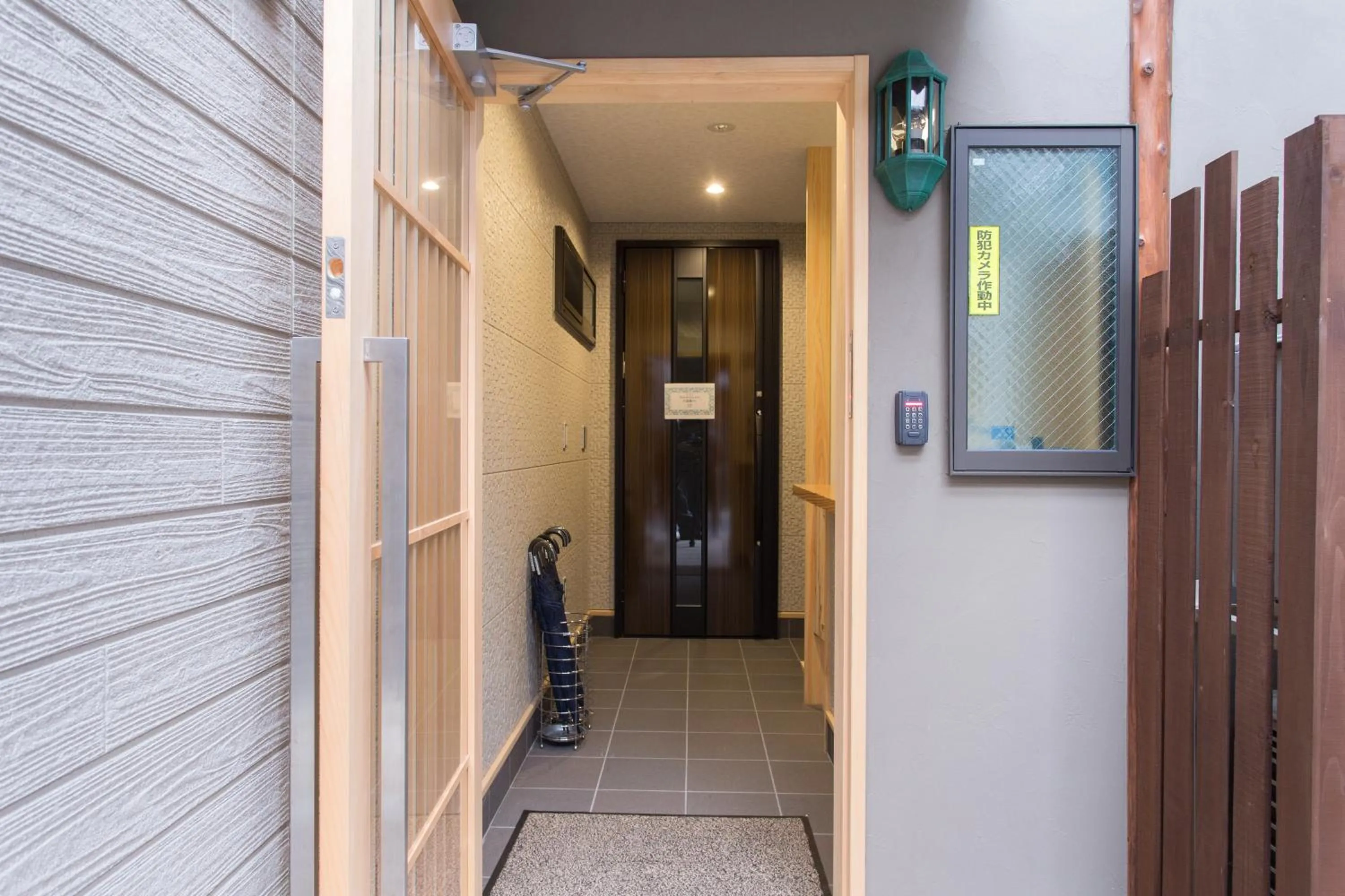 Facade/entrance in Rokuhara Inn