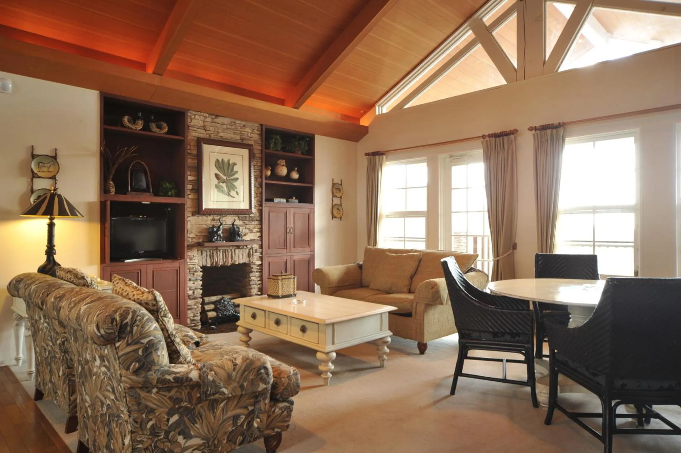 TV and multimedia in Forest Hills Garden