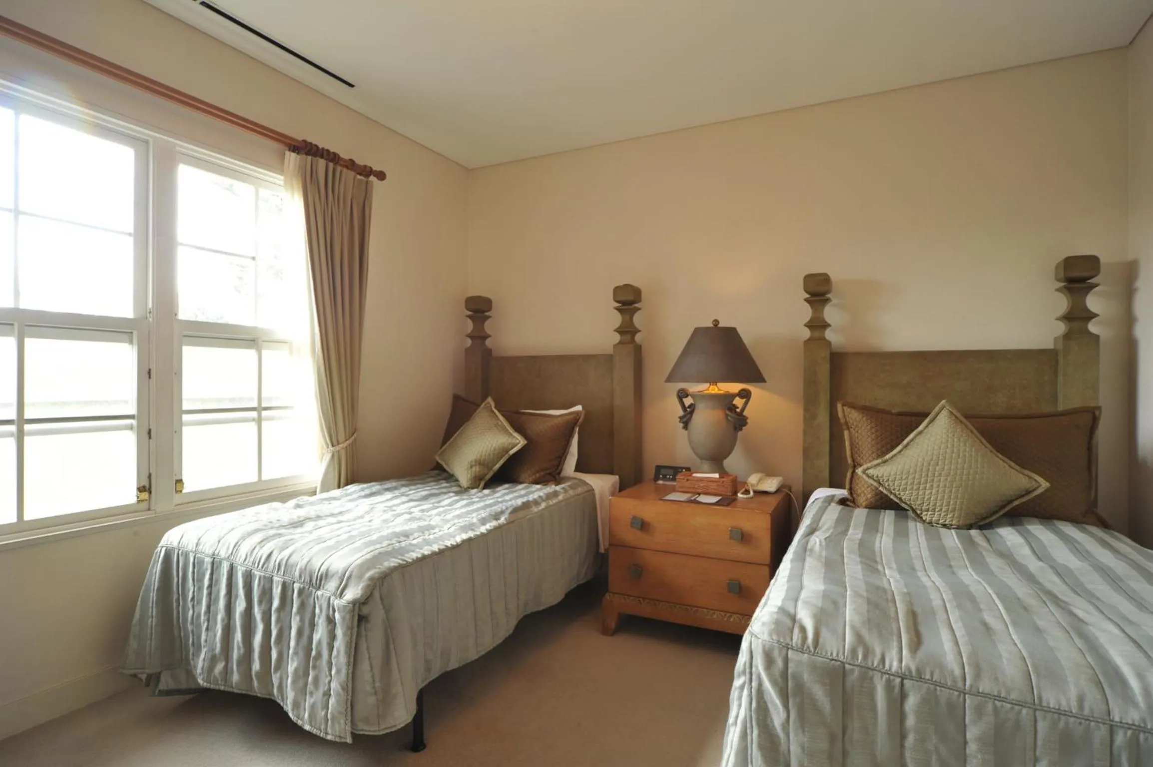 Photo of the whole room in Forest Hills Garden