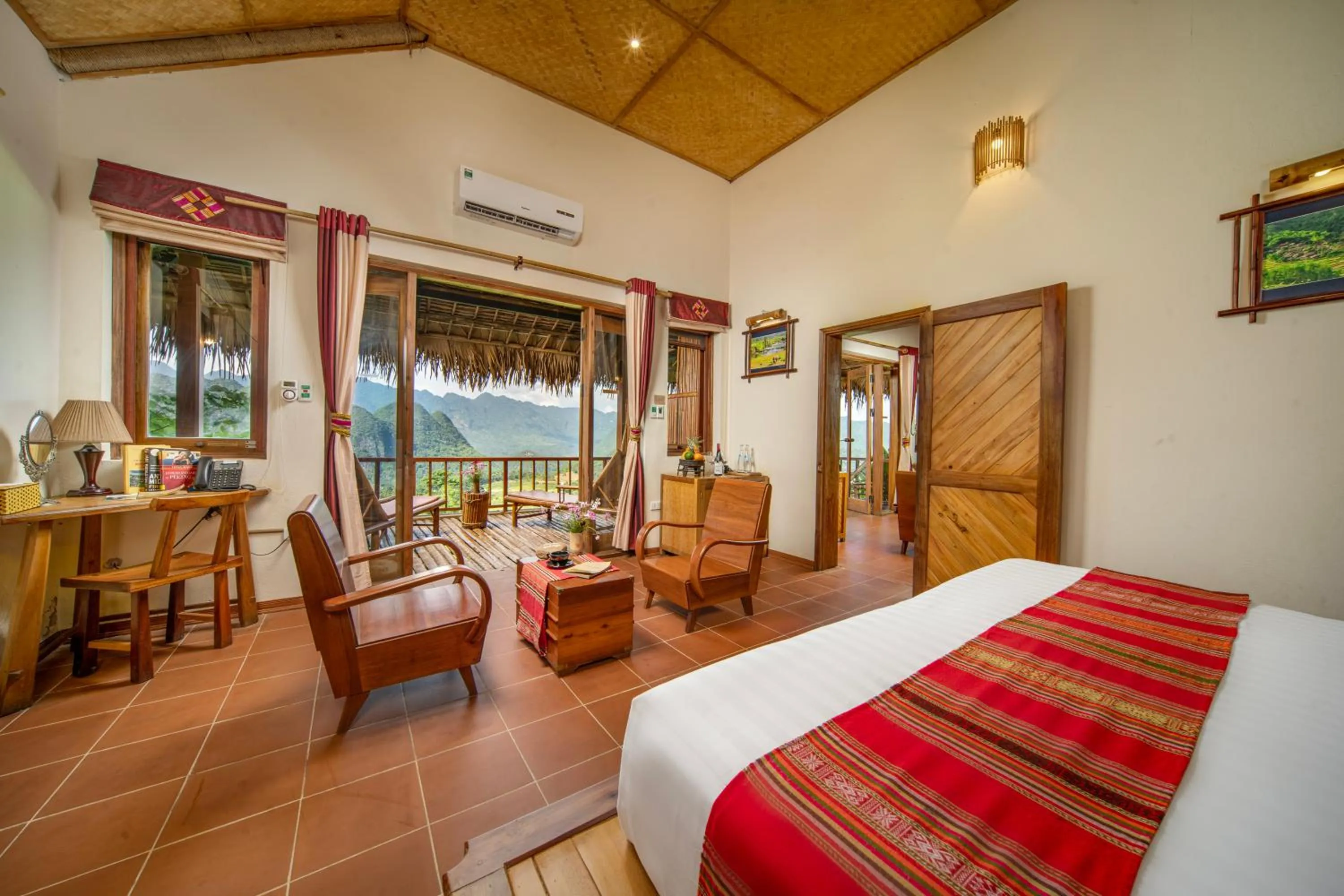 Bedroom, Bed in Puluong Retreat