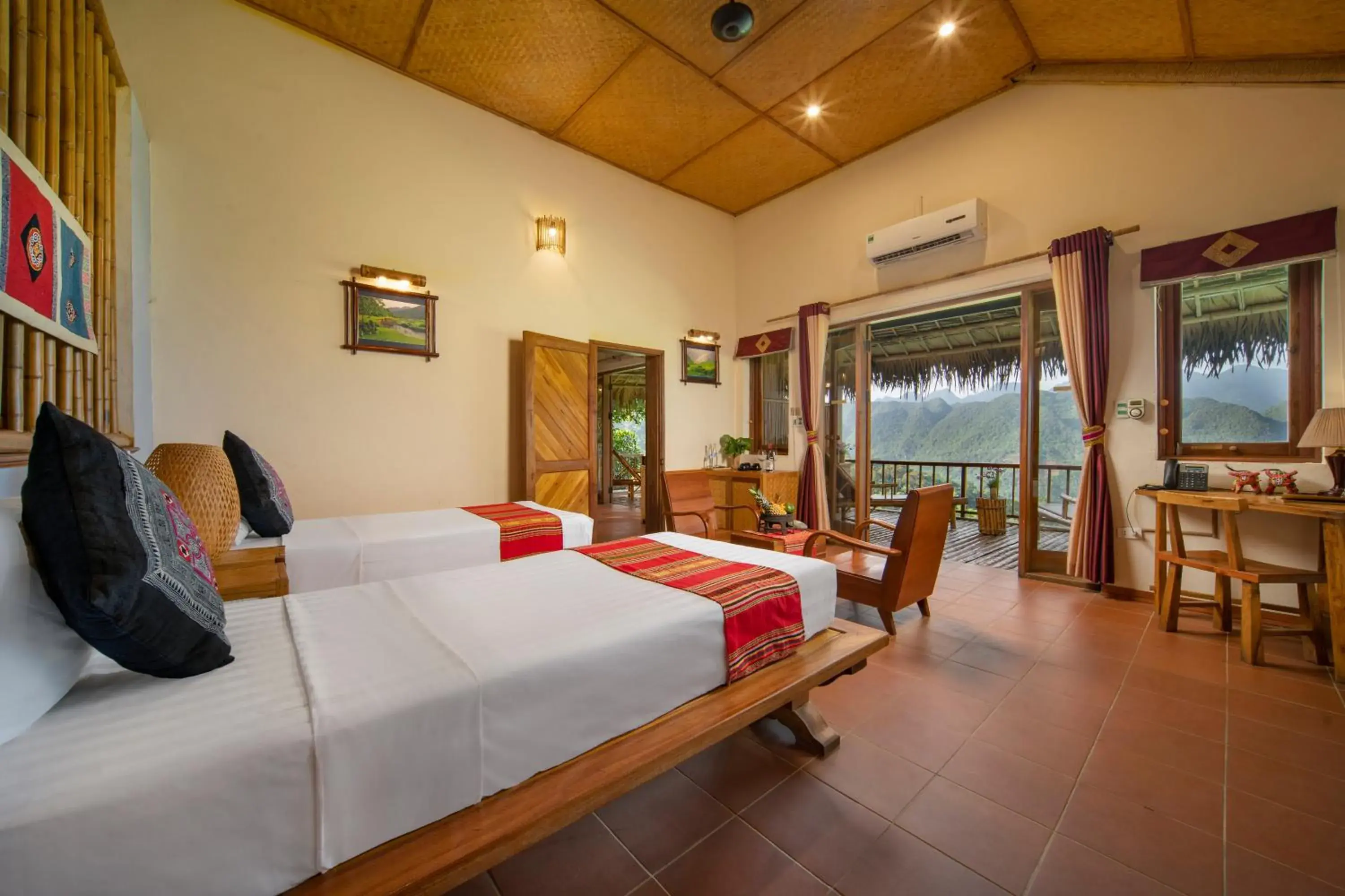Deluxe Double or Twin Room with Mountain View - single occupancy in Puluong Retreat Deluxe Double or Twin Room with Mountain View - single occupancy in Puluong Retreat