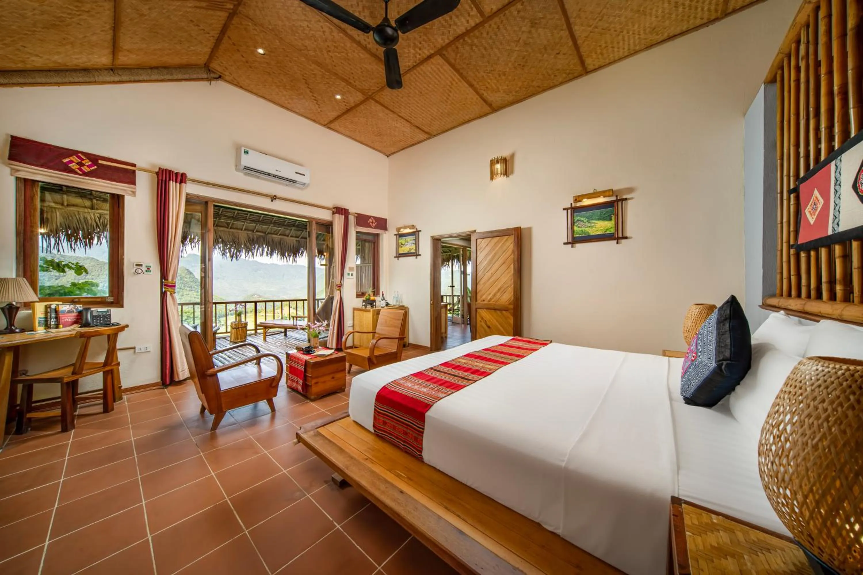 Bedroom, Bed in Puluong Retreat