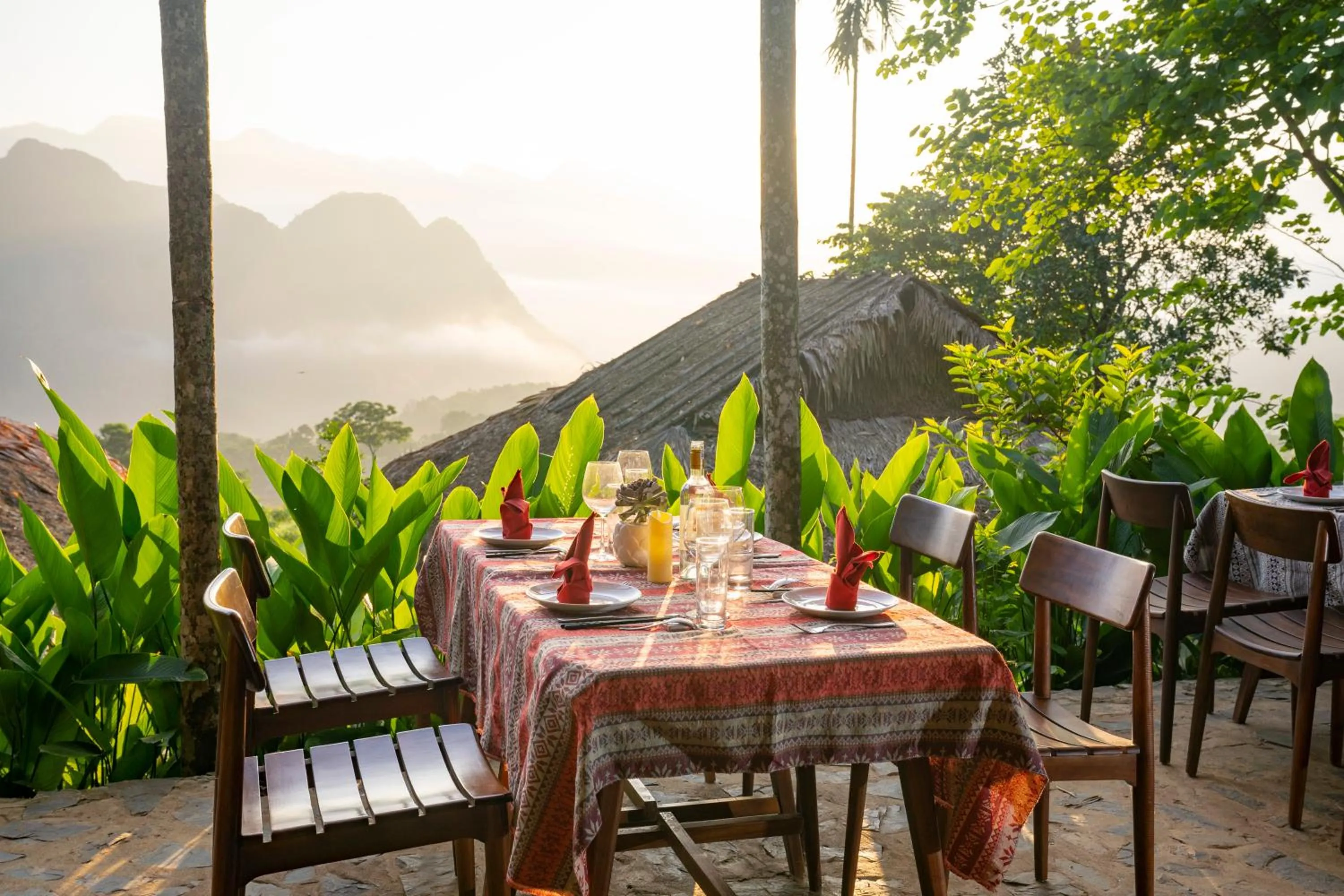 Restaurant/places to eat in Puluong Retreat