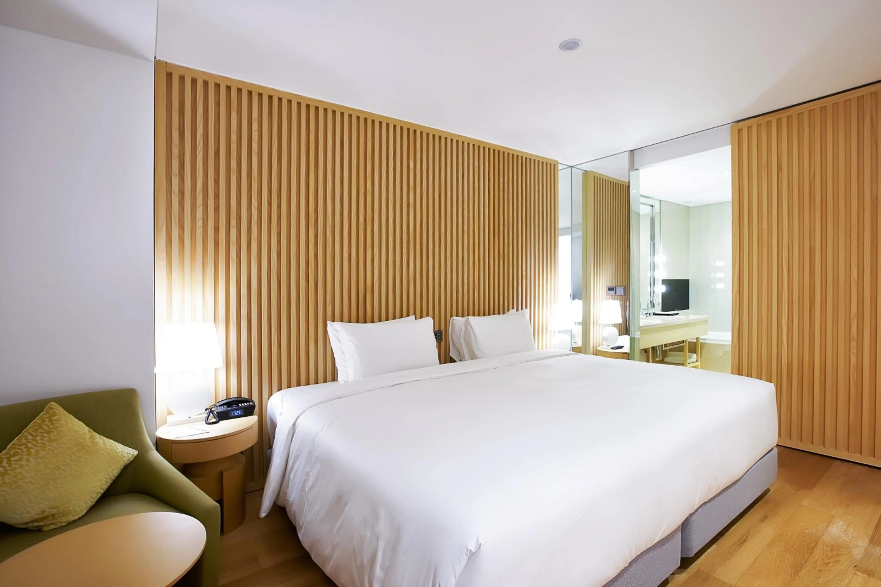 Bedroom, Bed in Hotel Entra Gangnam
