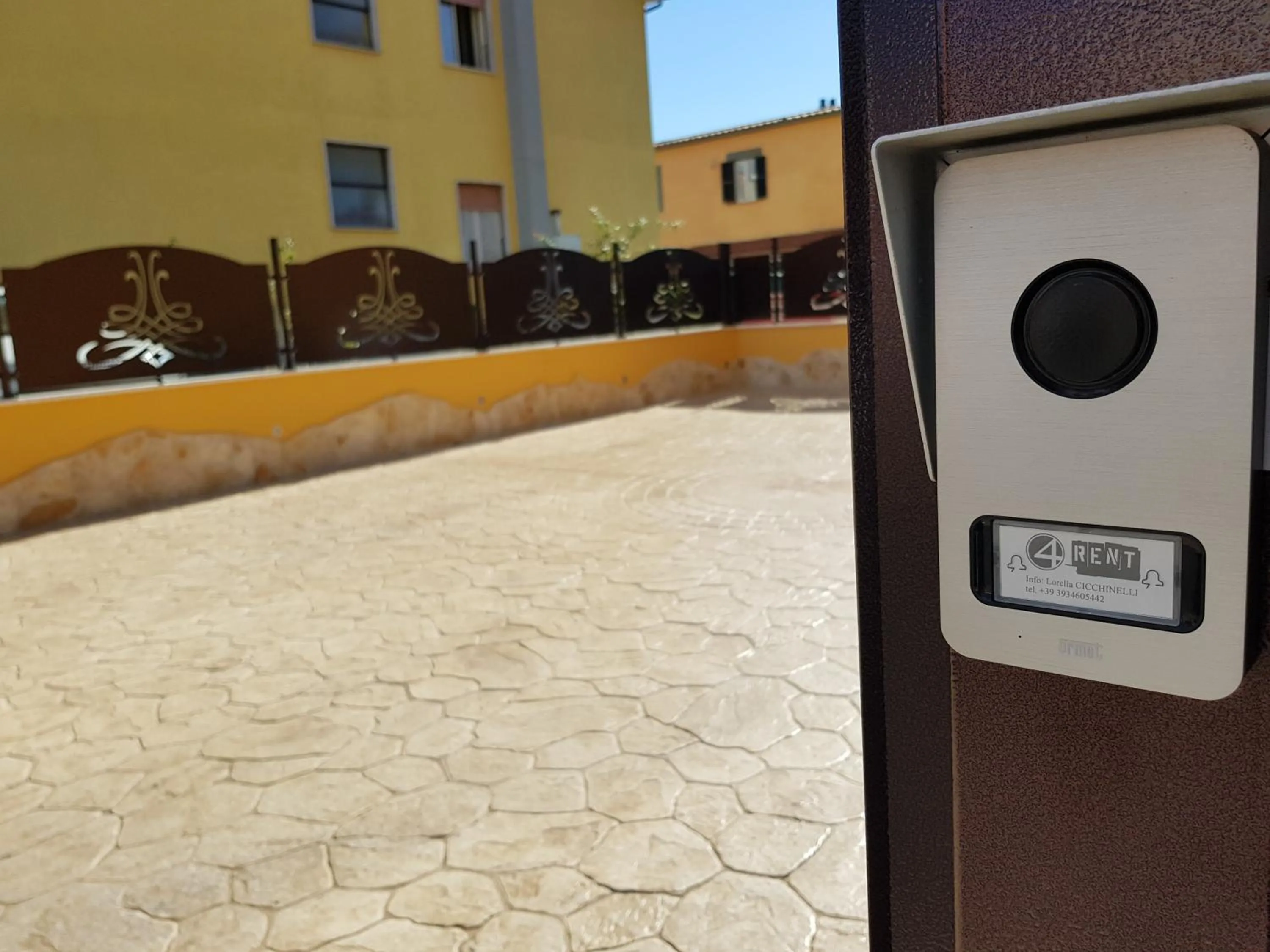 Property building in 4 Rent