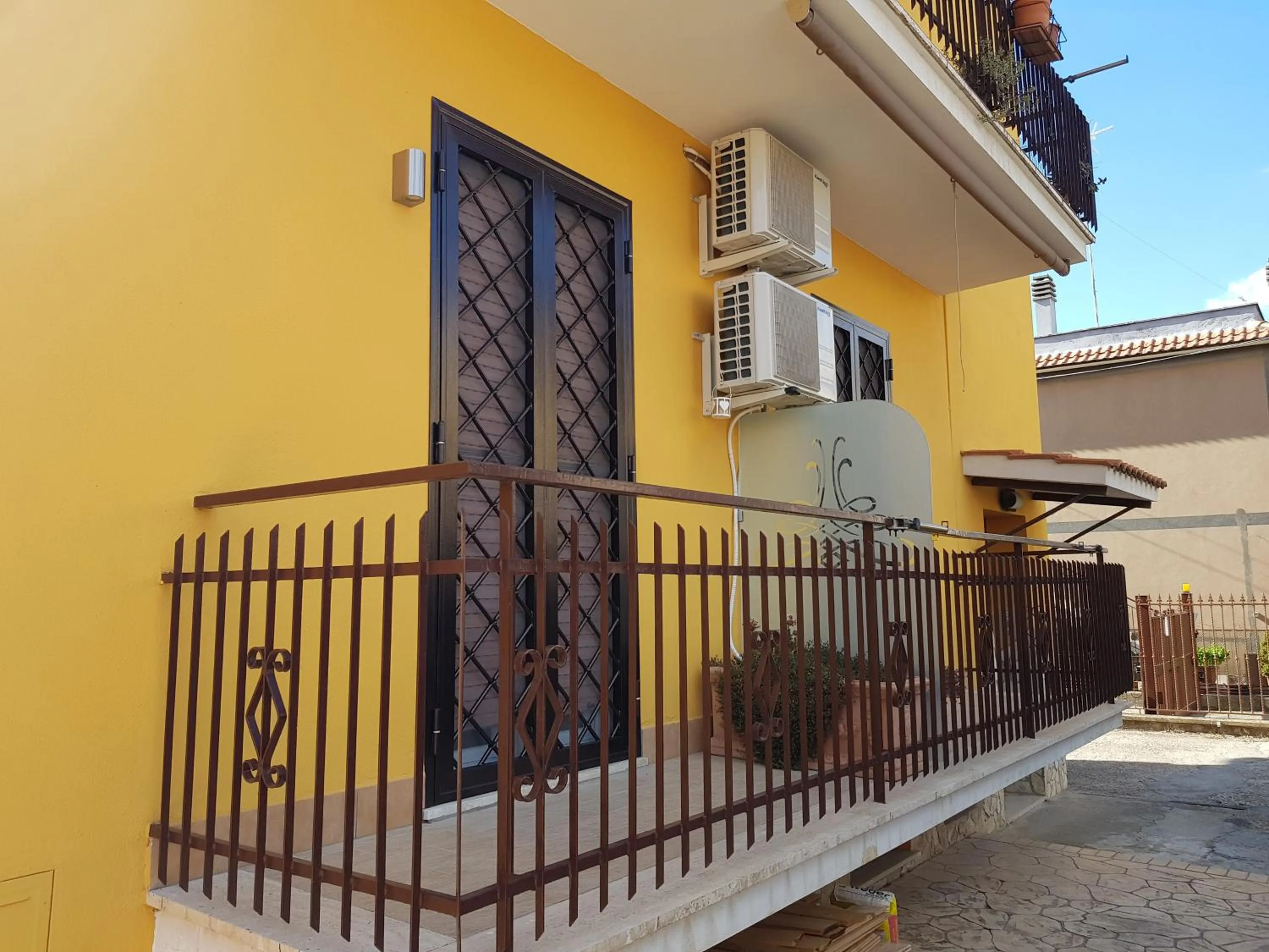 Photo of the whole room in 4 Rent