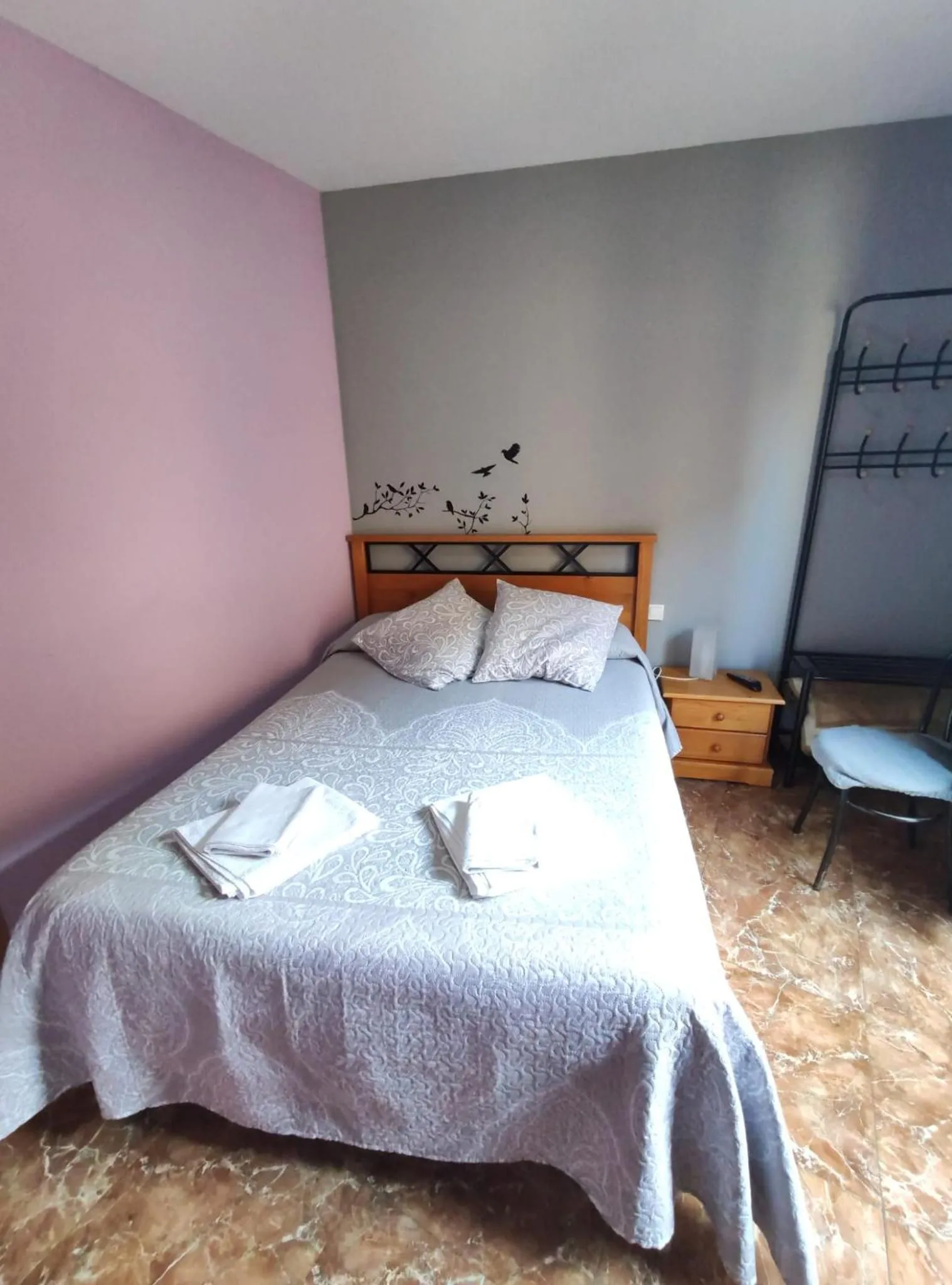 Bedroom, Bed in Hostal El Bodegon