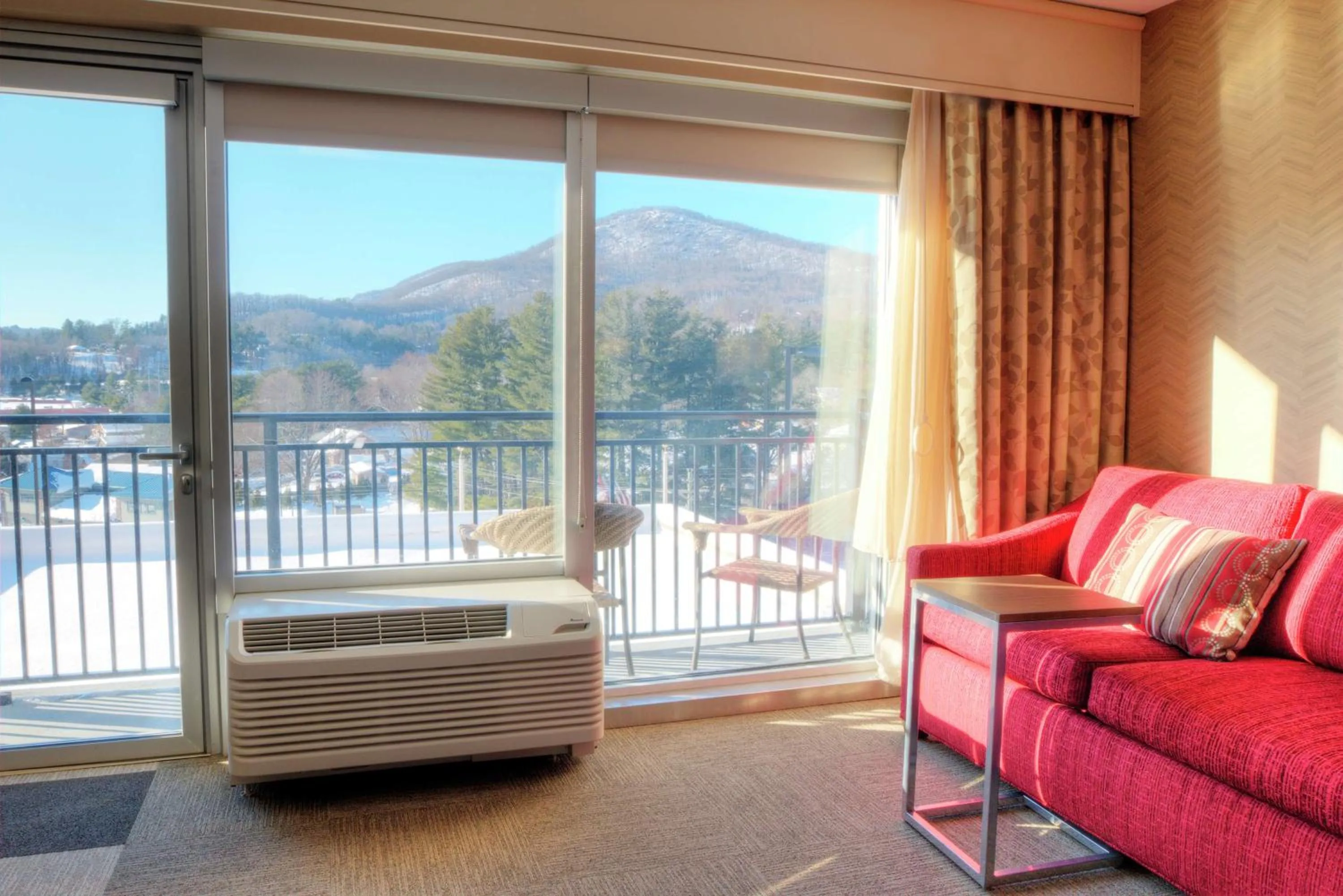 Living room in Hampton Inn & Suites Boone, Nc