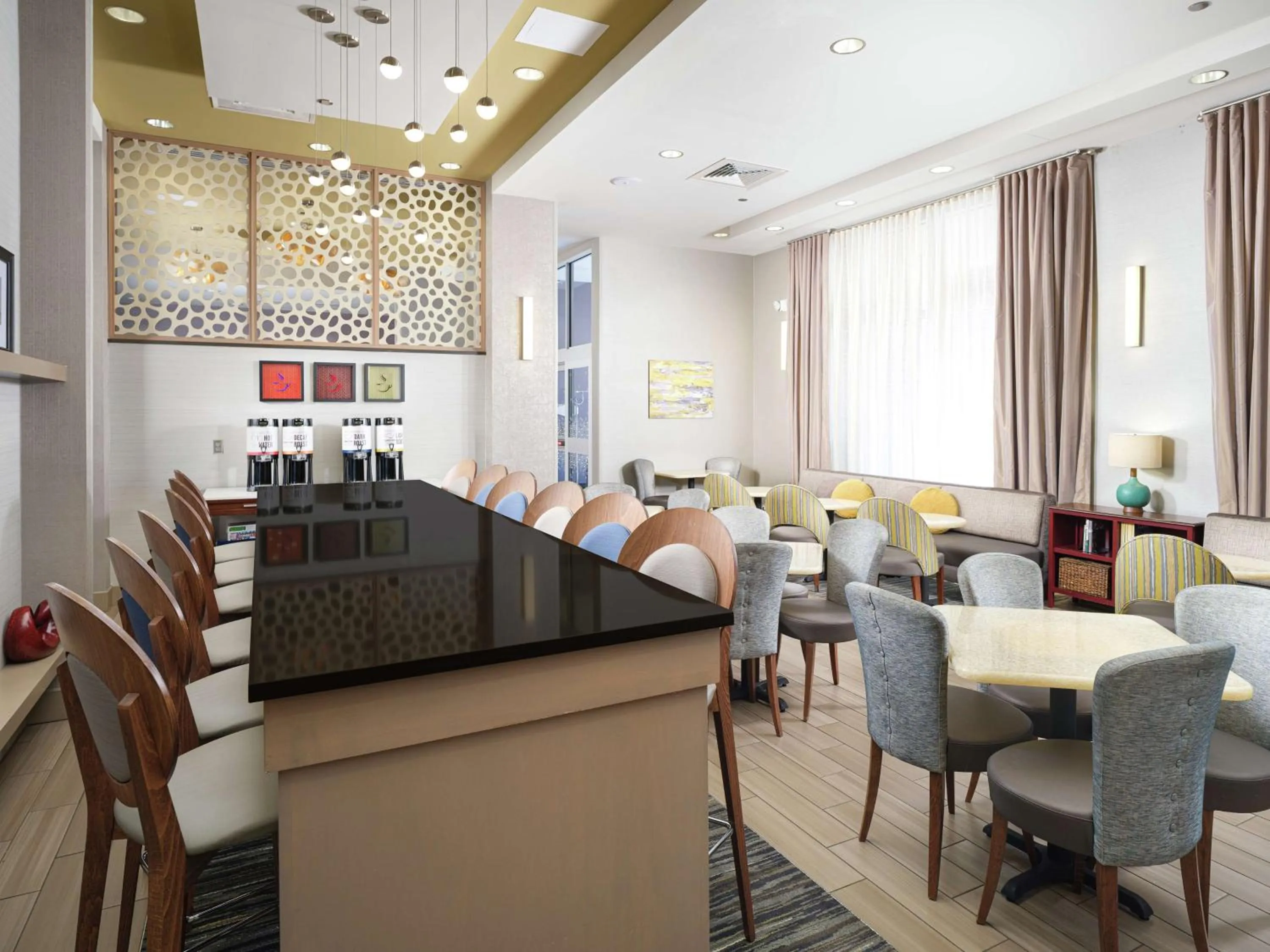 Lobby or reception in Hampton Inn Wilmington Downtown