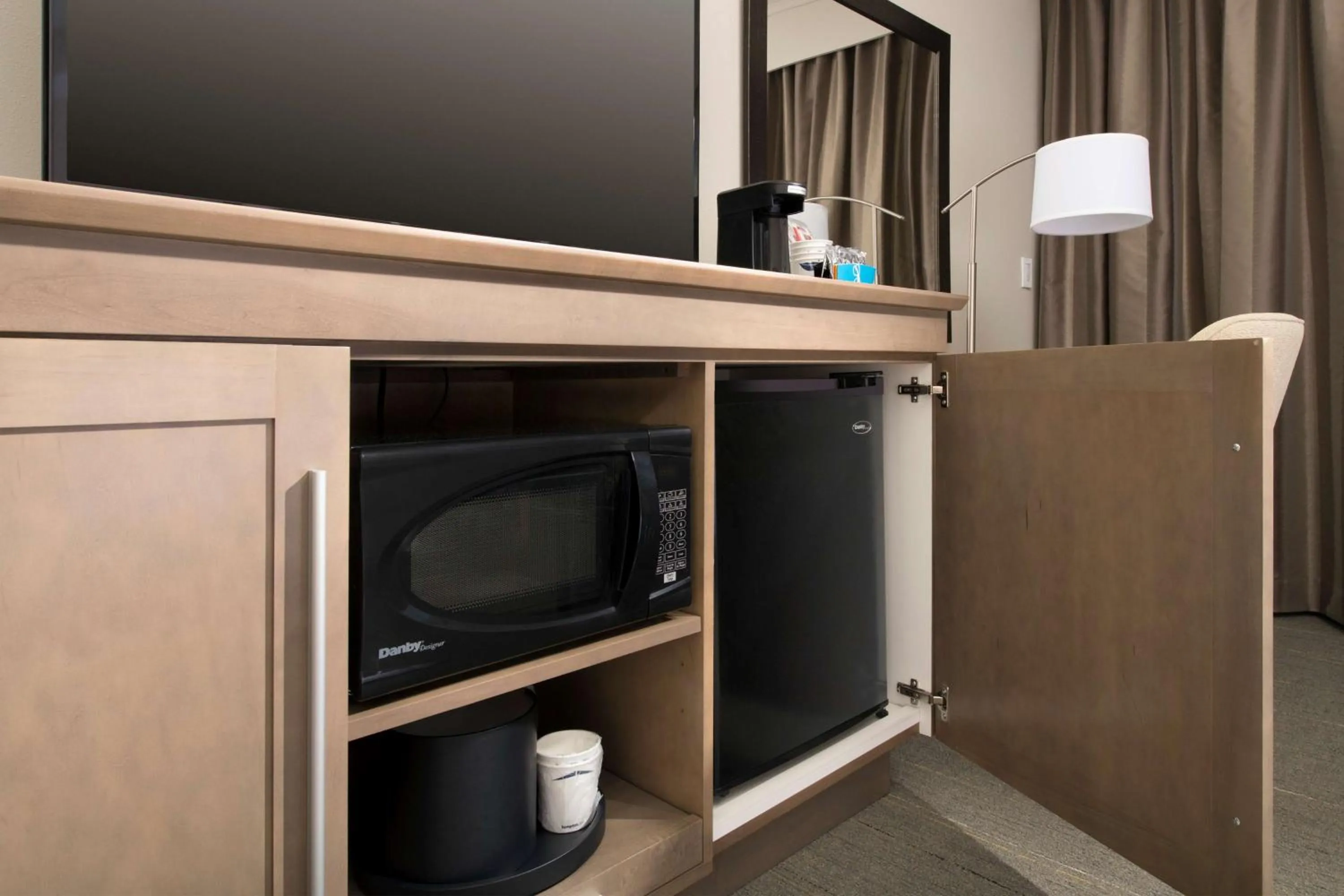 Bed in Hampton Inn Wilmington Downtown