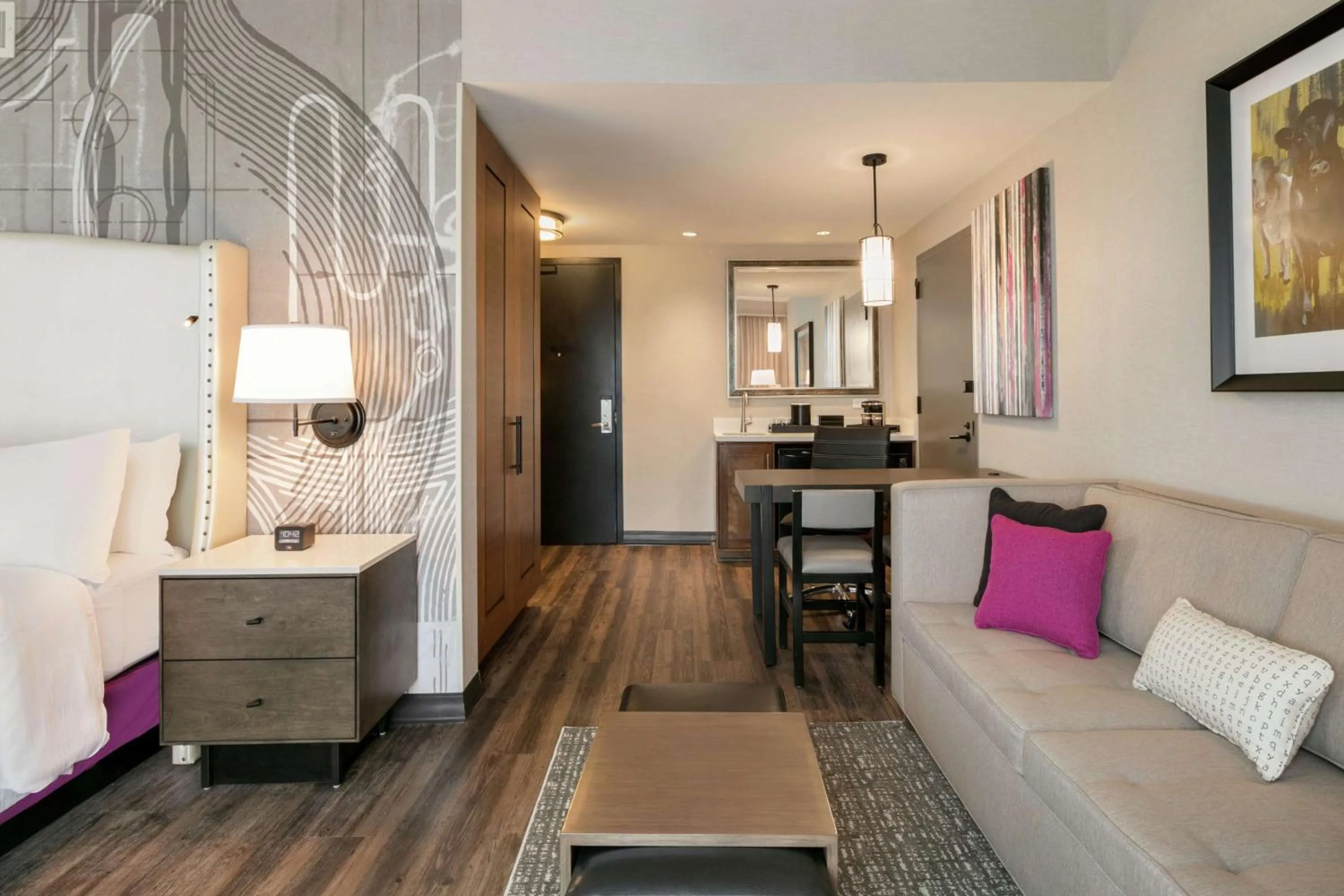 Bedroom in Embassy Suites By Hilton Berkeley Heights