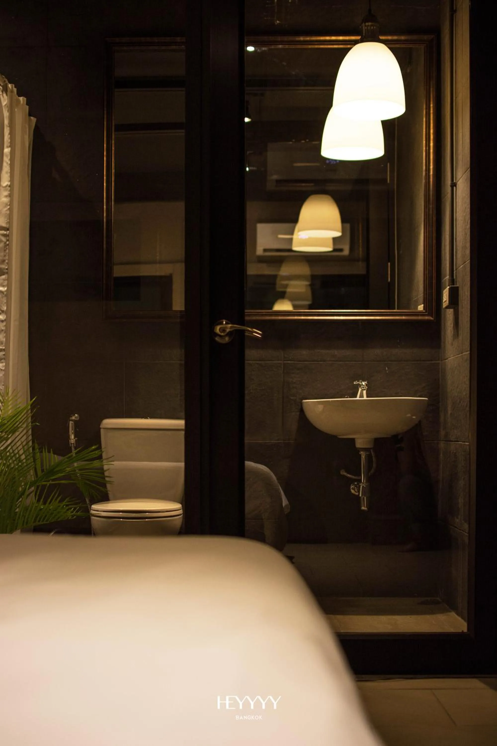 Toilet, Bed in Heyyyy Bangkok