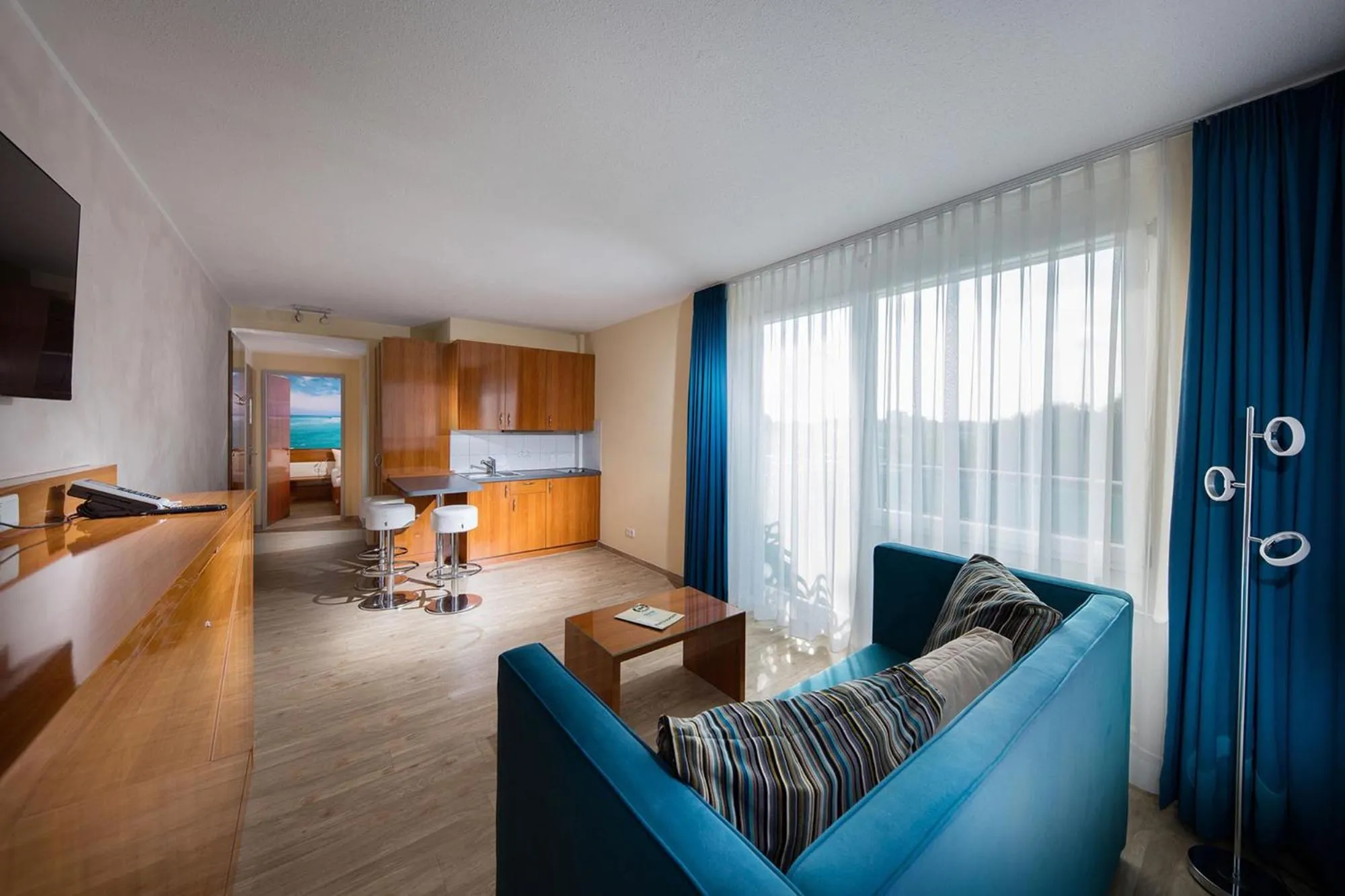 Living room, Bed in Victory Gästehaus Therme Erding