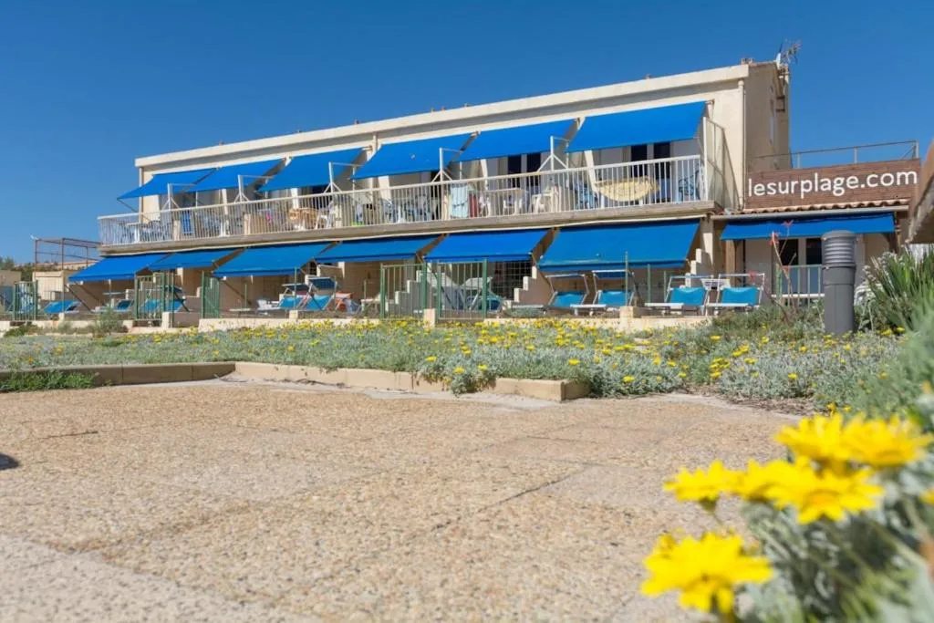 Property building in Le Surplage