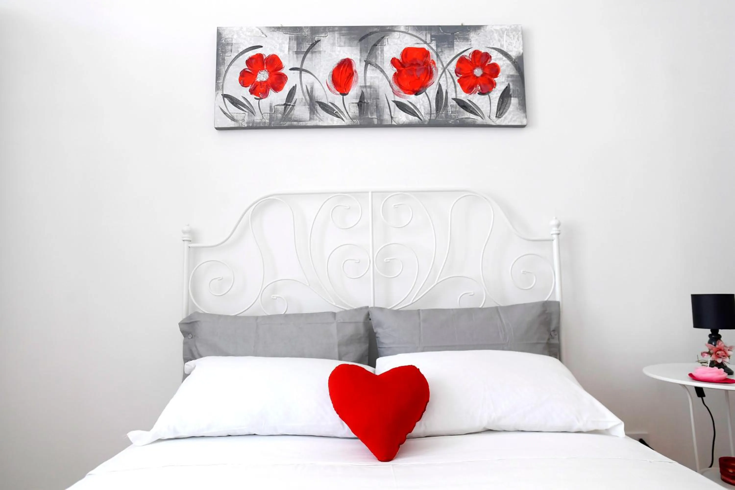 Decorative detail, Bed in Big House Colosseum