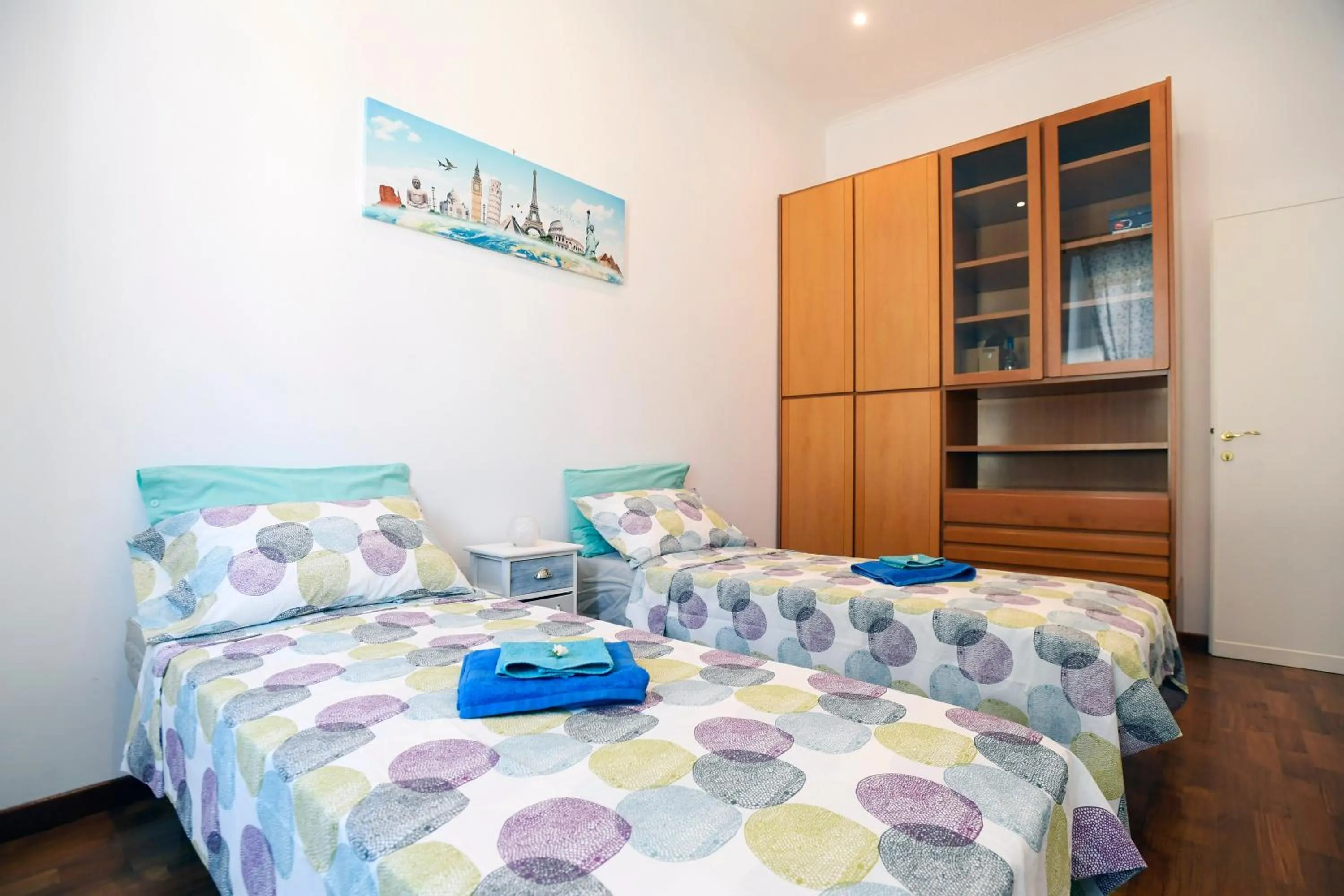 Photo of the whole room, Bed in Big House Colosseum