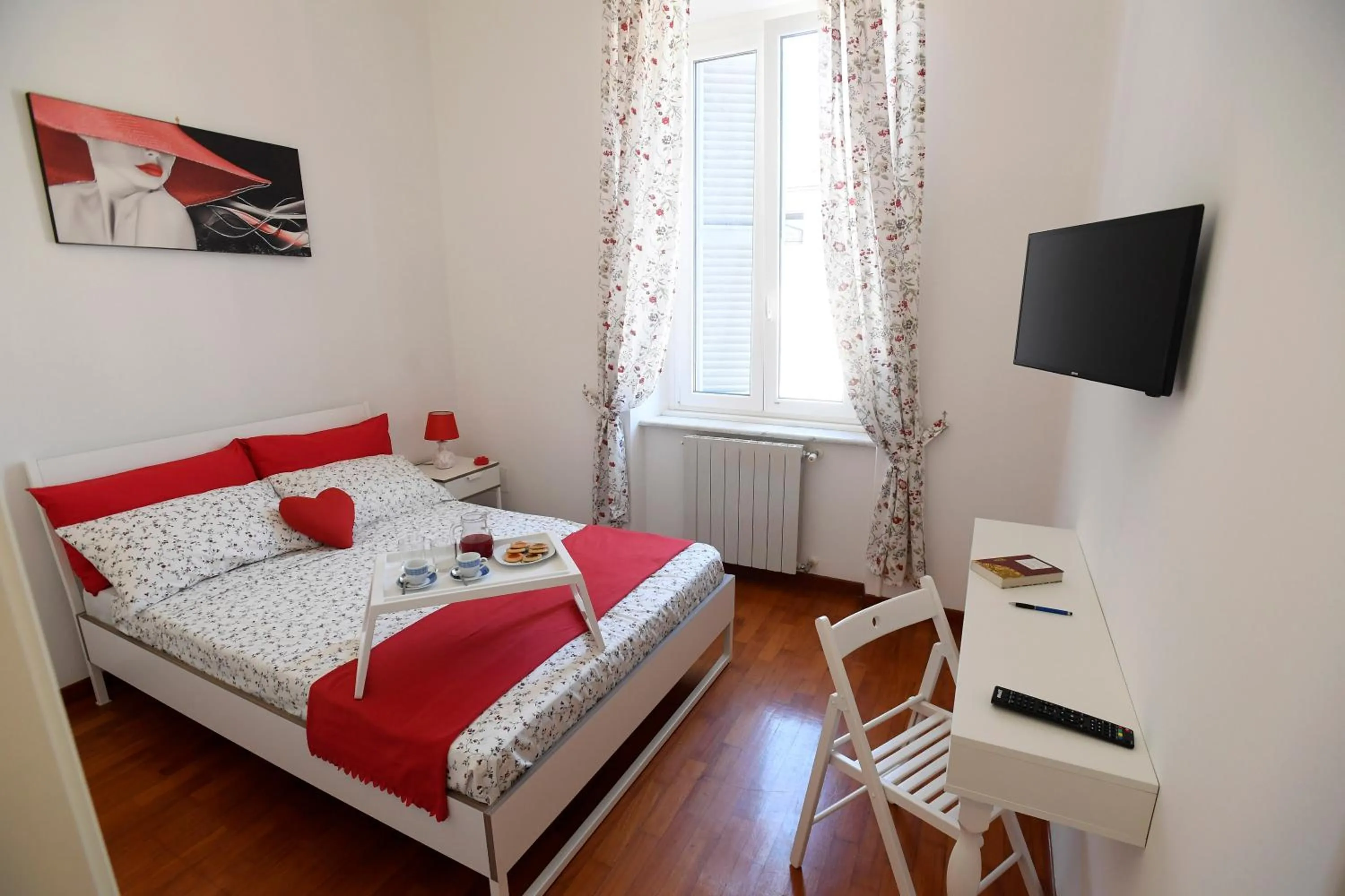 Bedroom, Bed in Big House Colosseum