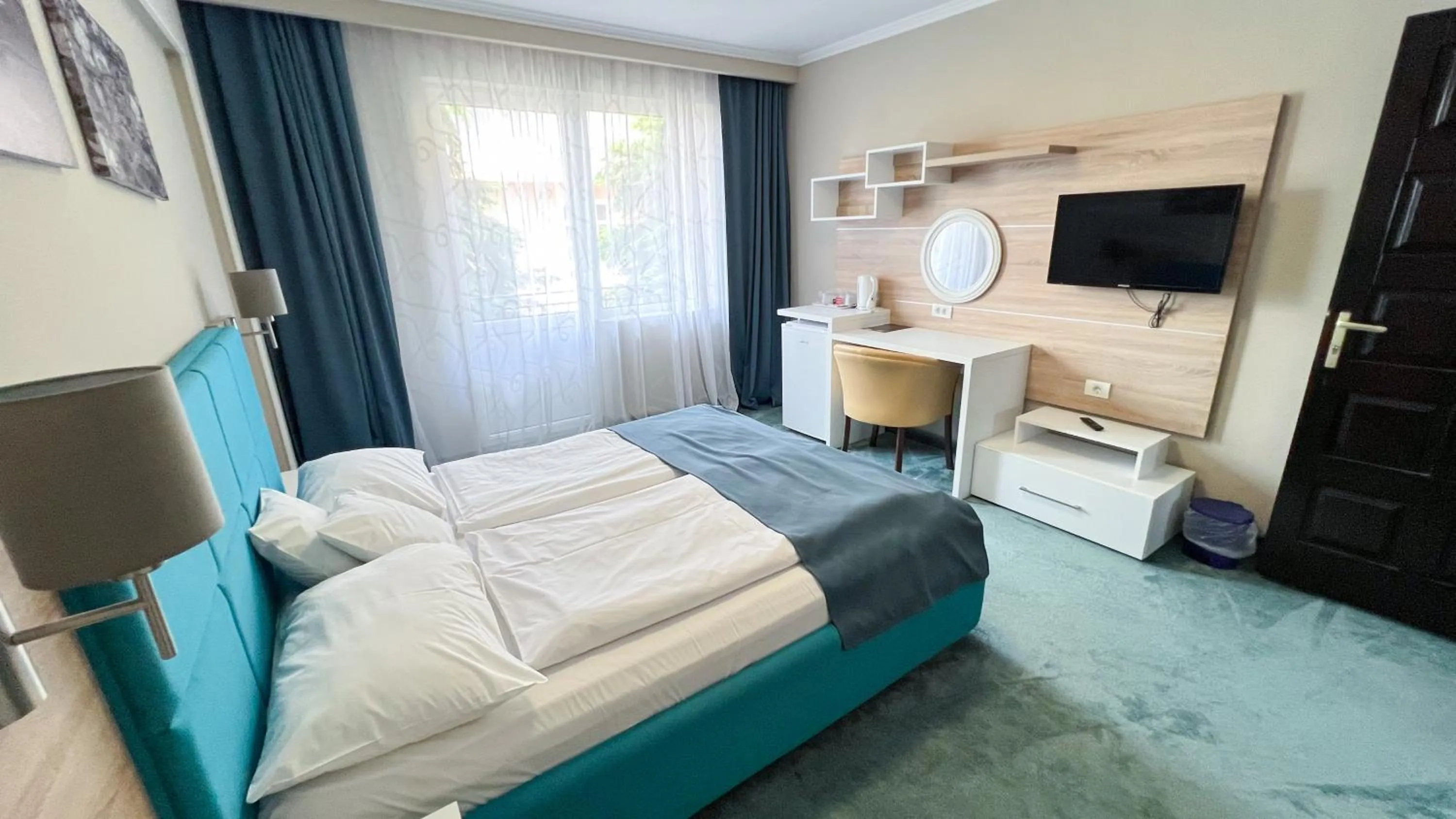 Photo of the whole room, Bed in Complex Turistic Monaco