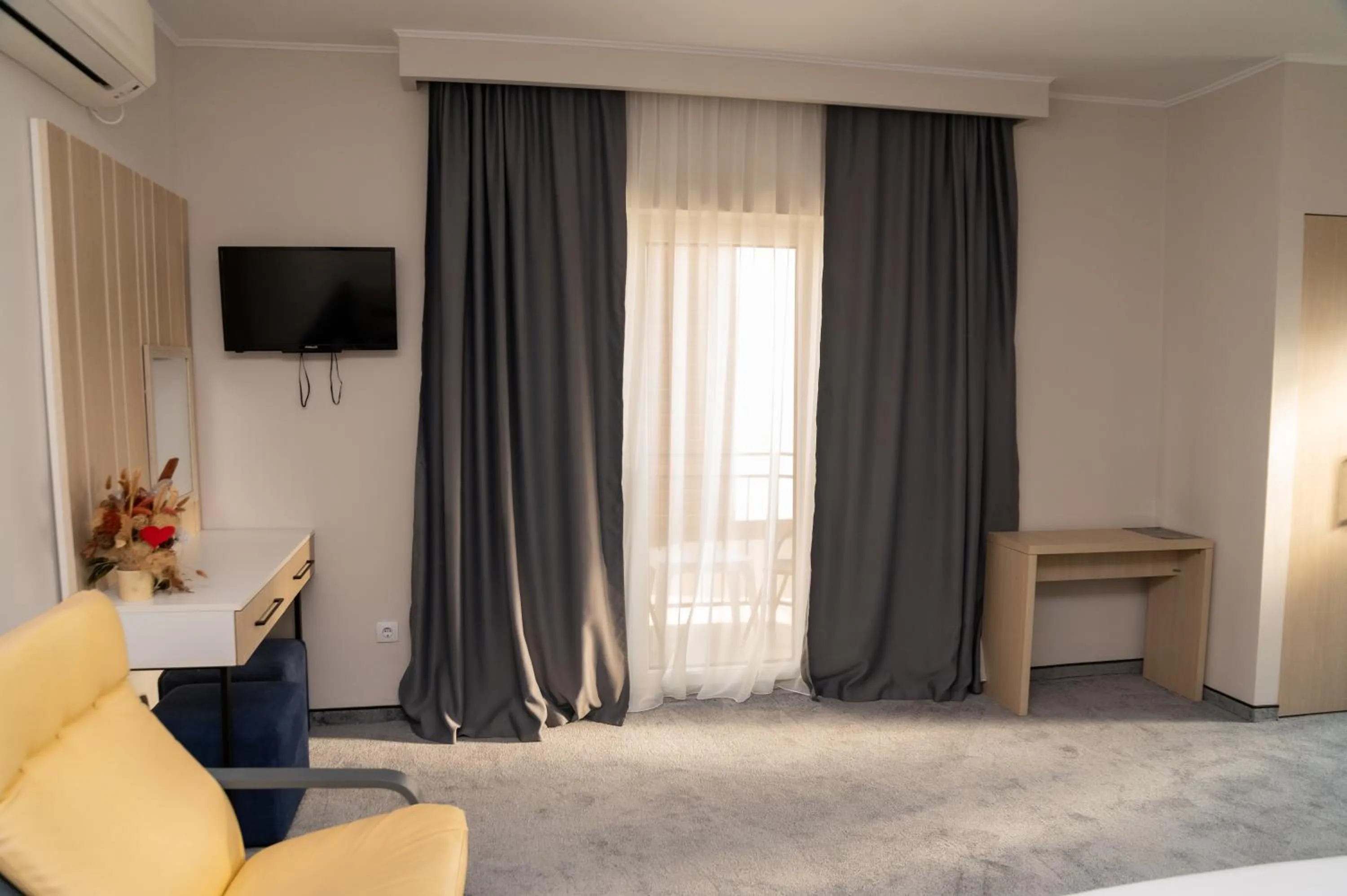 Photo of the whole room in Complex Turistic Monaco