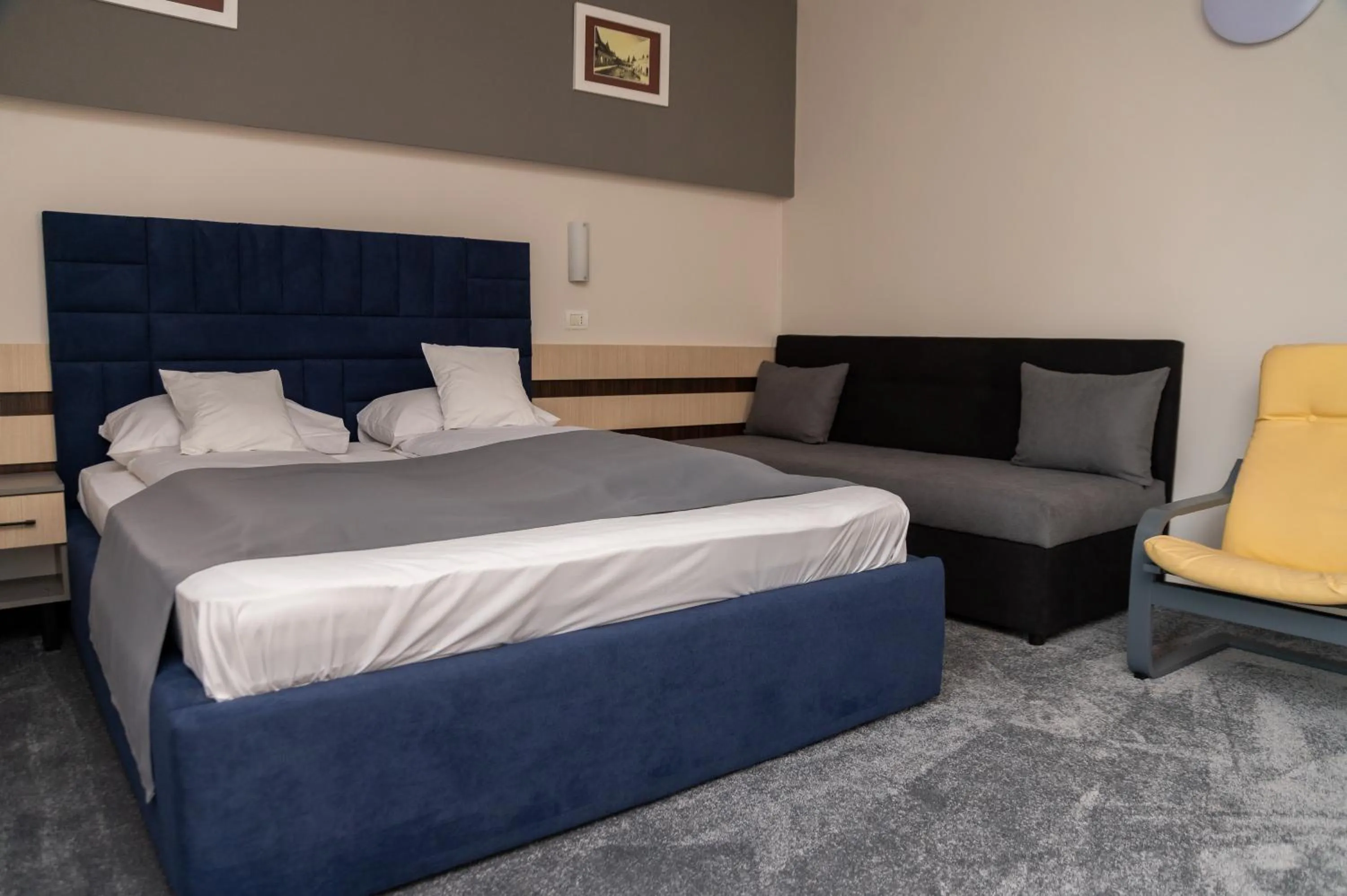 Photo of the whole room, Bed in Complex Turistic Monaco