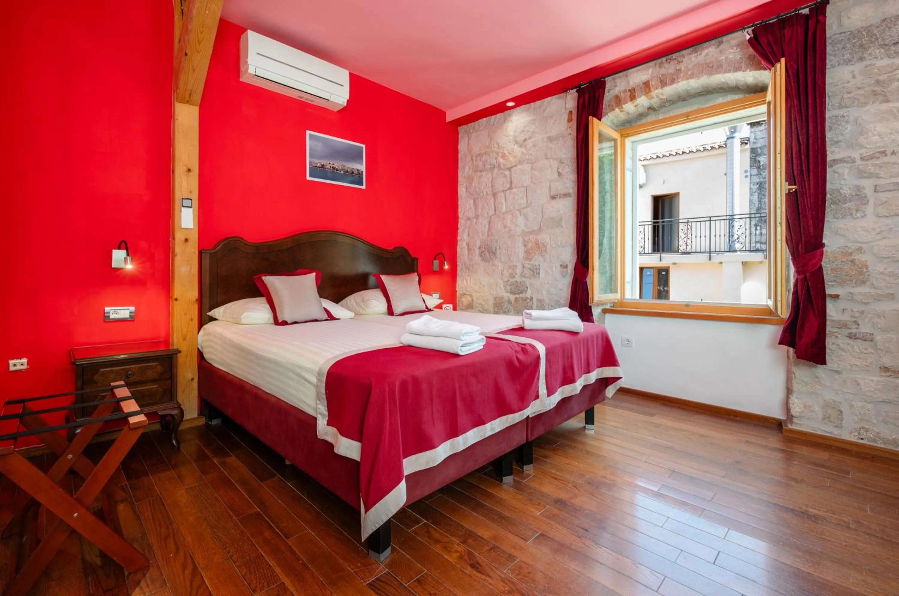 Bedroom, Bed in Heritage Hotel Tragos