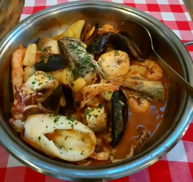 Restaurant/places to eat in Heritage Hotel Tragos