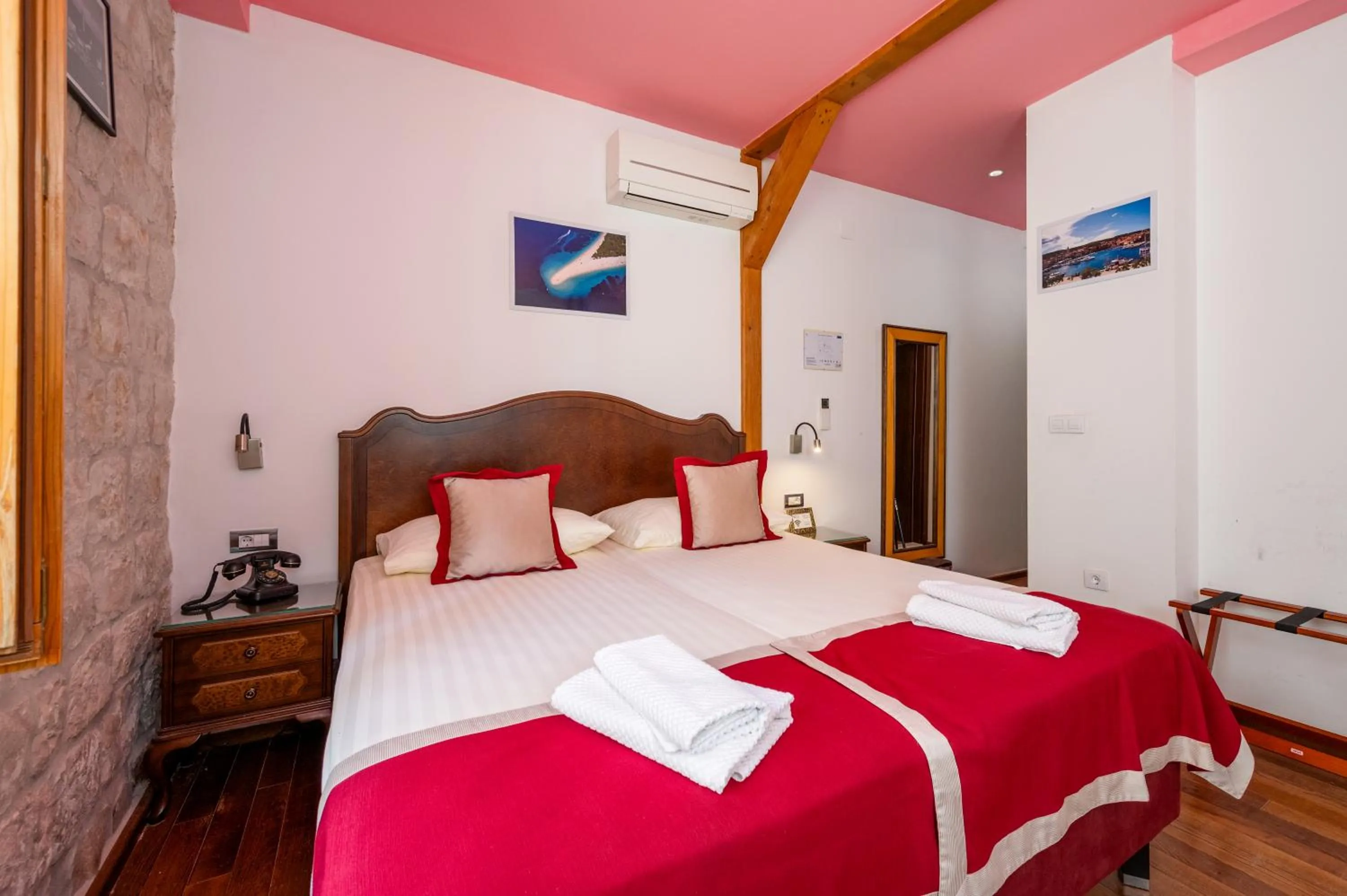 Bedroom, Bed in Heritage Hotel Tragos