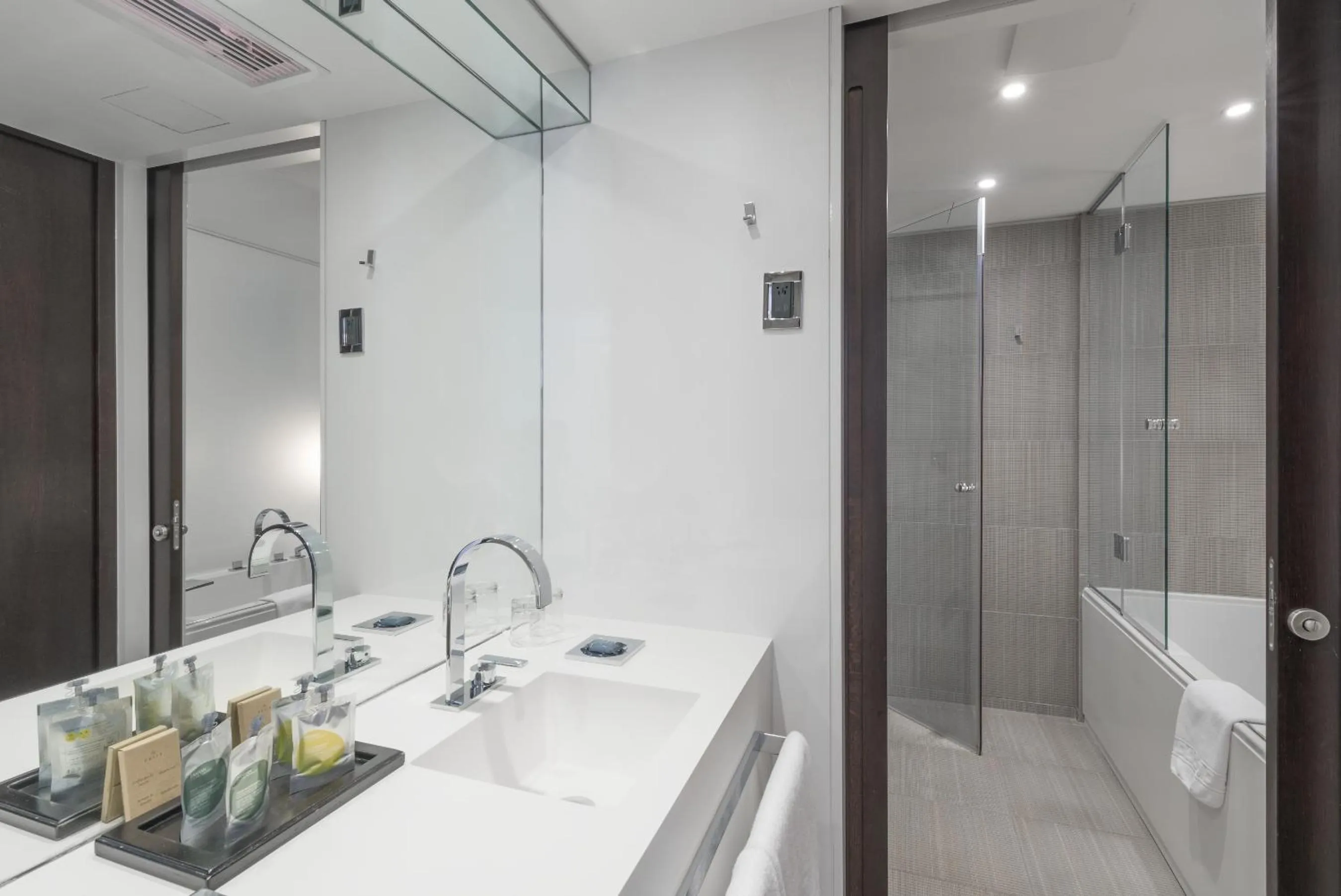 Bathroom in Amfora Hvar Grand Beach Resort