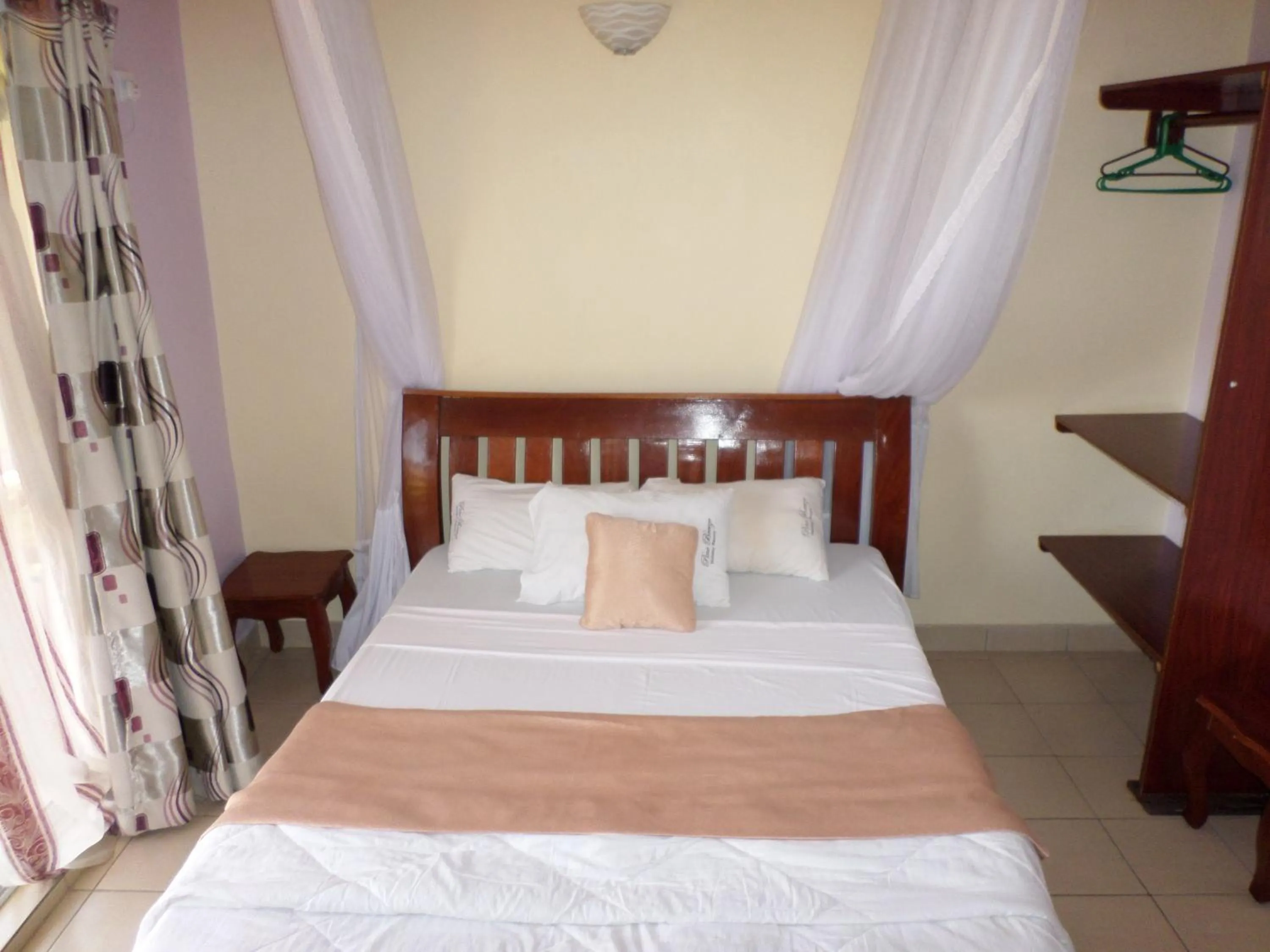 Bed in Pinebreeze Holiday Resort