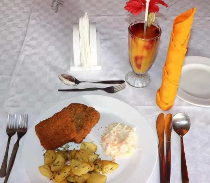 Food and drinks in Pinebreeze Holiday Resort