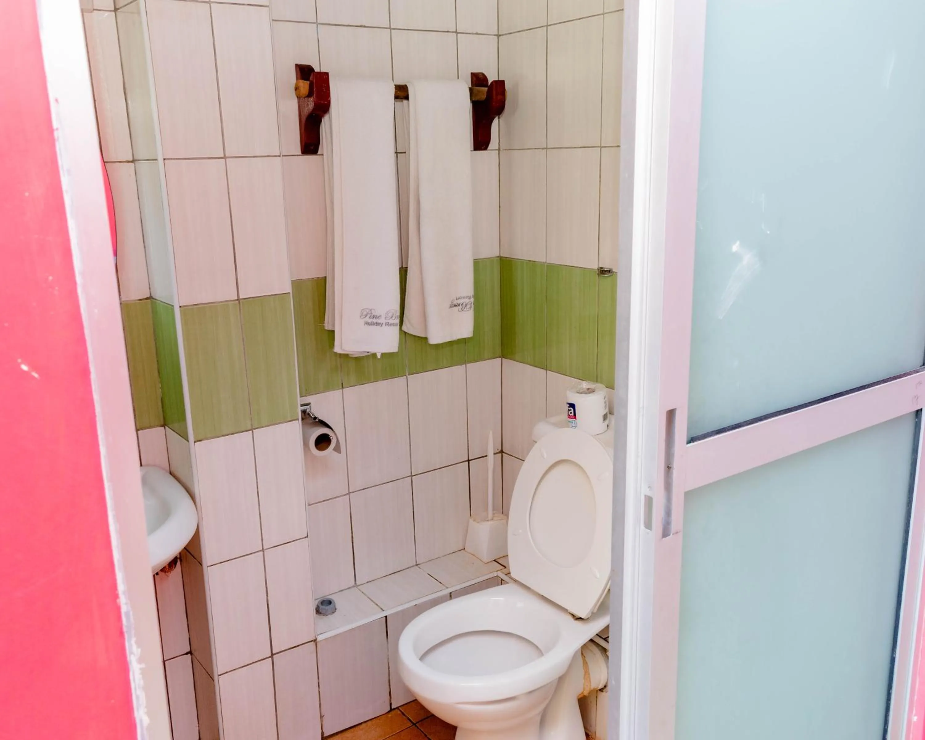 Toilet in Pinebreeze Holiday Resort