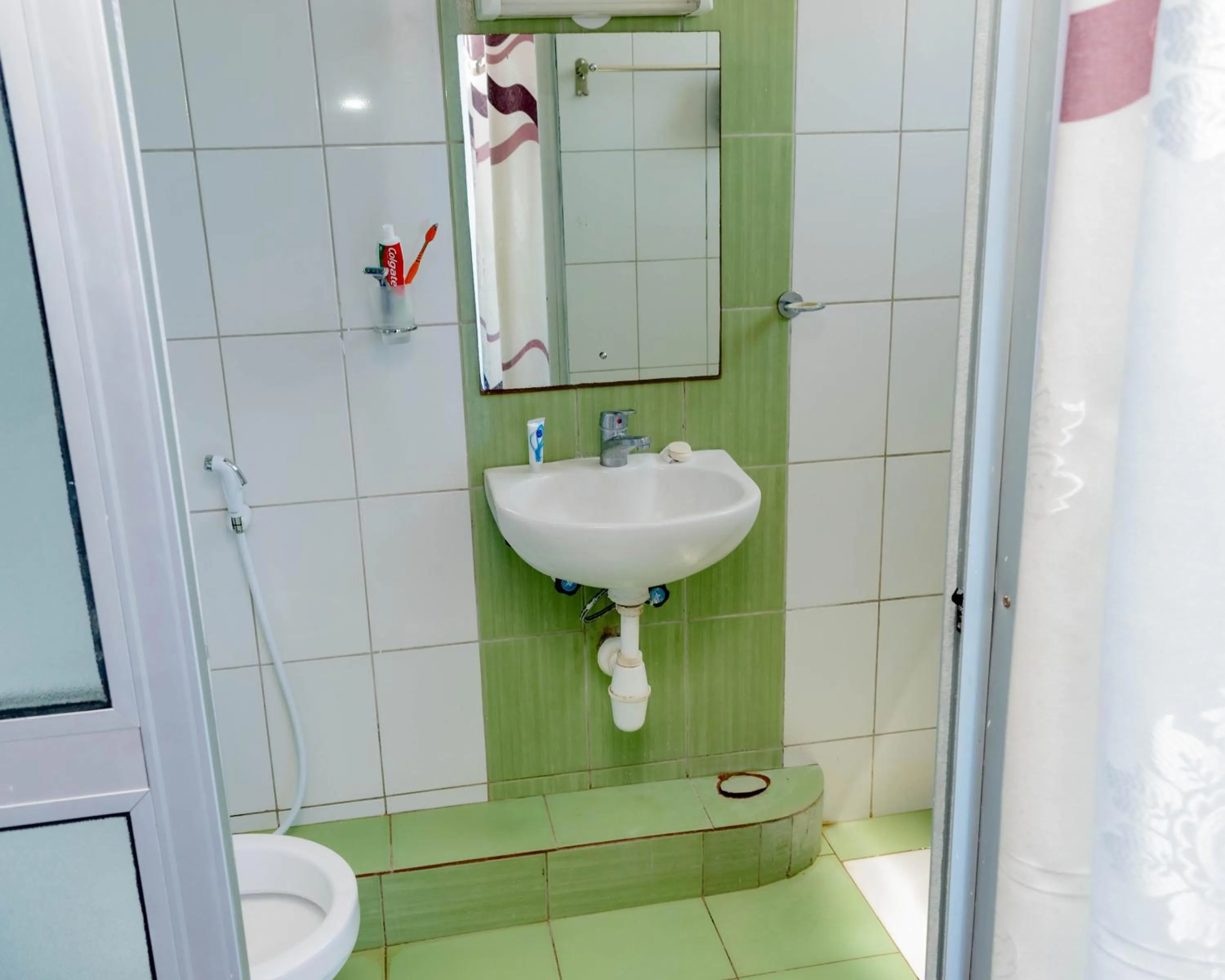 Shower in Pinebreeze Holiday Resort