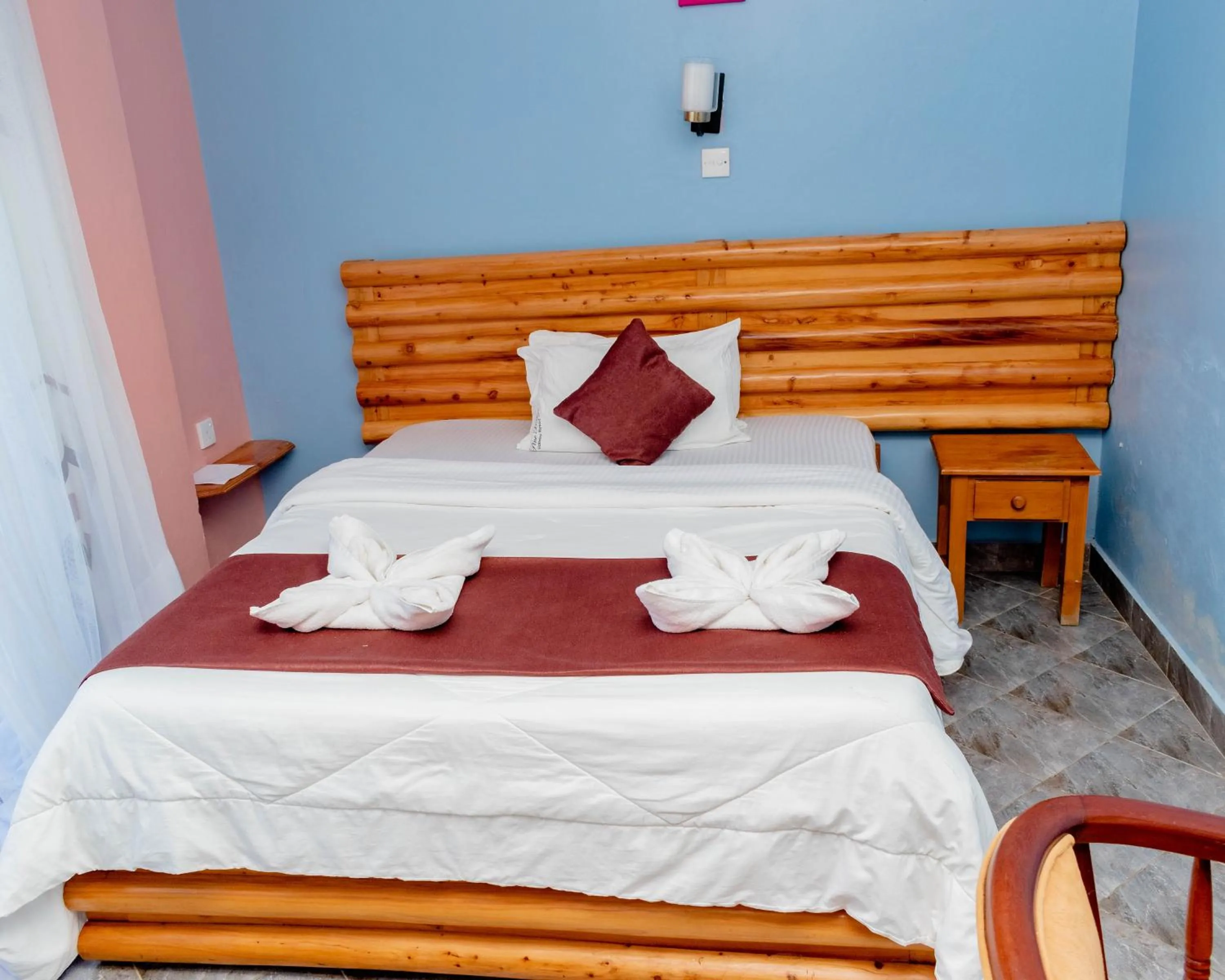 View (from property/room), Bed in Pinebreeze Holiday Resort