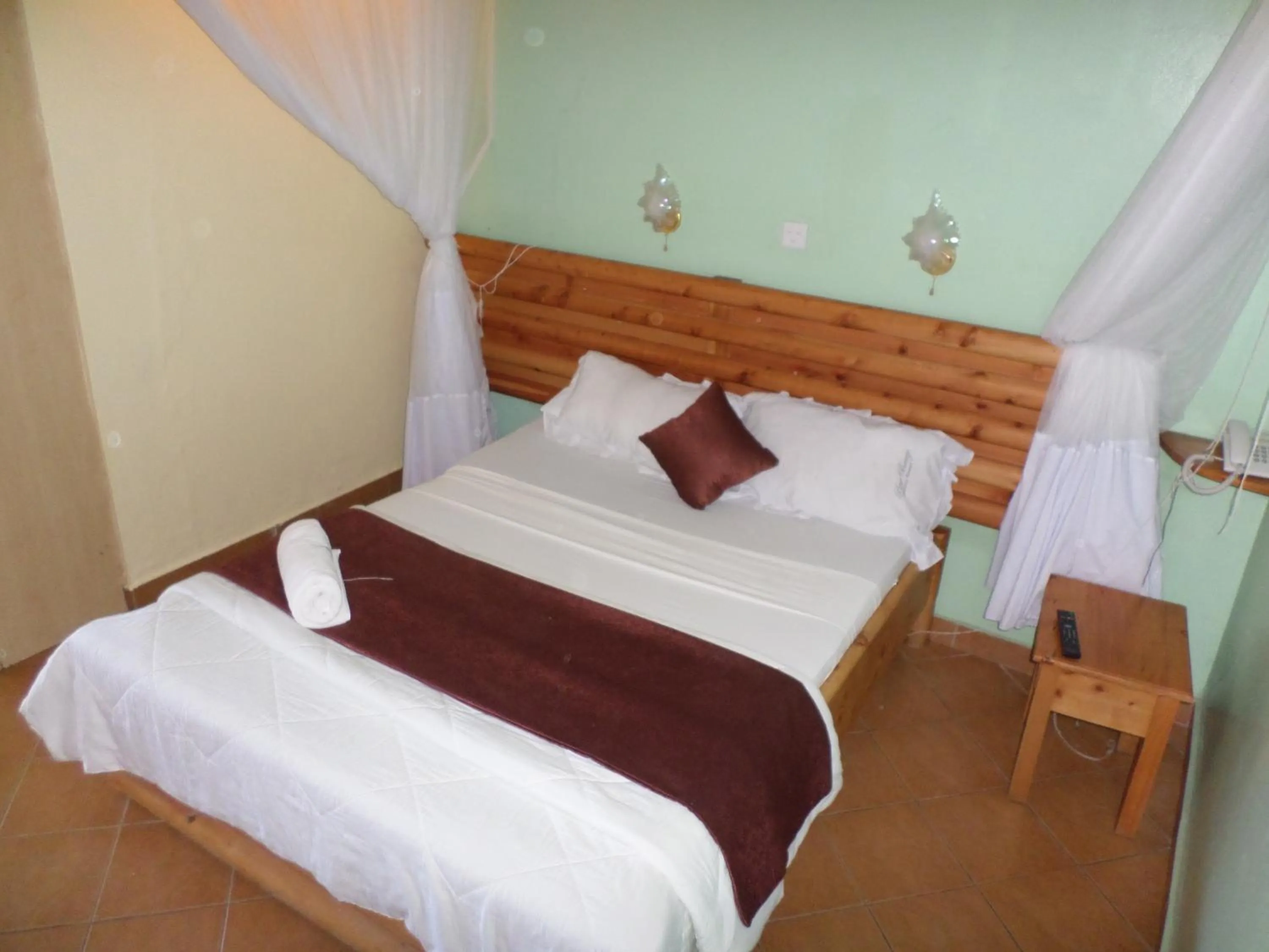 Bed in Pinebreeze Holiday Resort