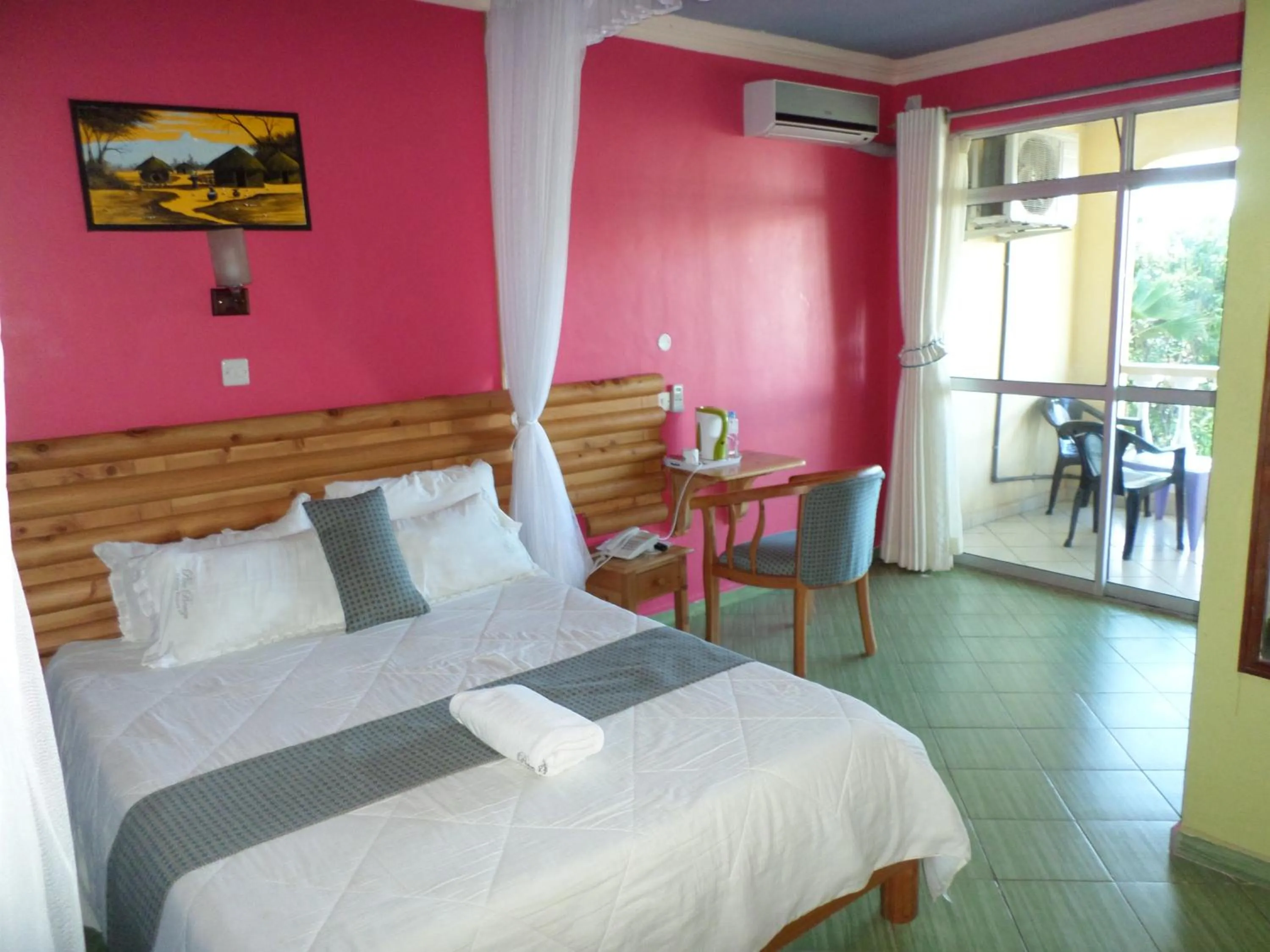 Bed in Pinebreeze Holiday Resort