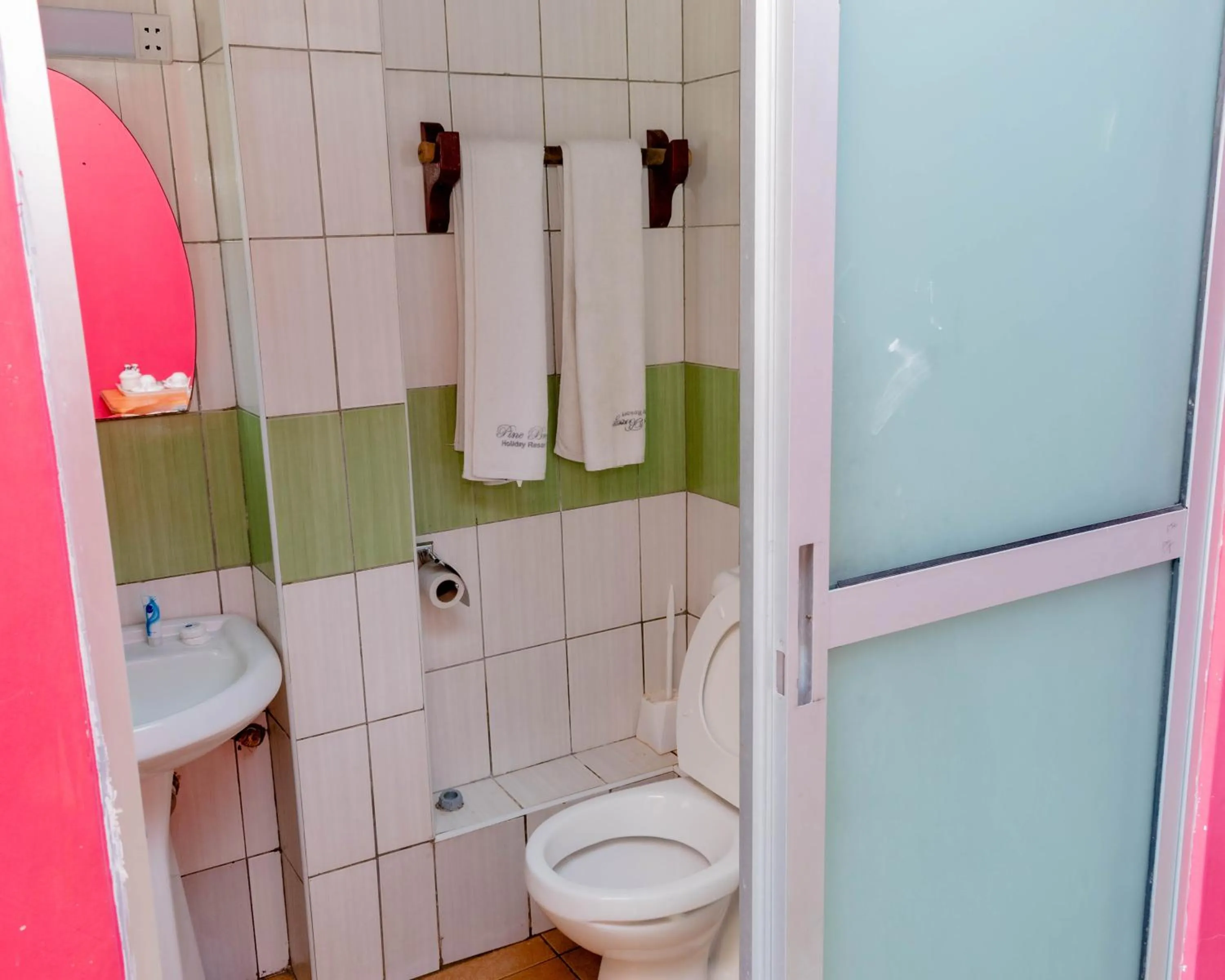 Toilet in Pinebreeze Holiday Resort