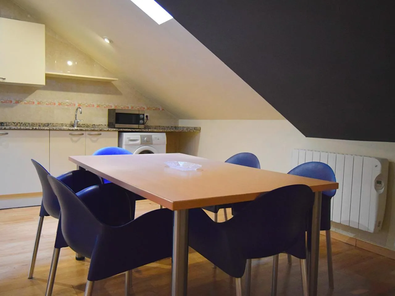 Kitchen or kitchenette in Apartamentos Pantebre 3000