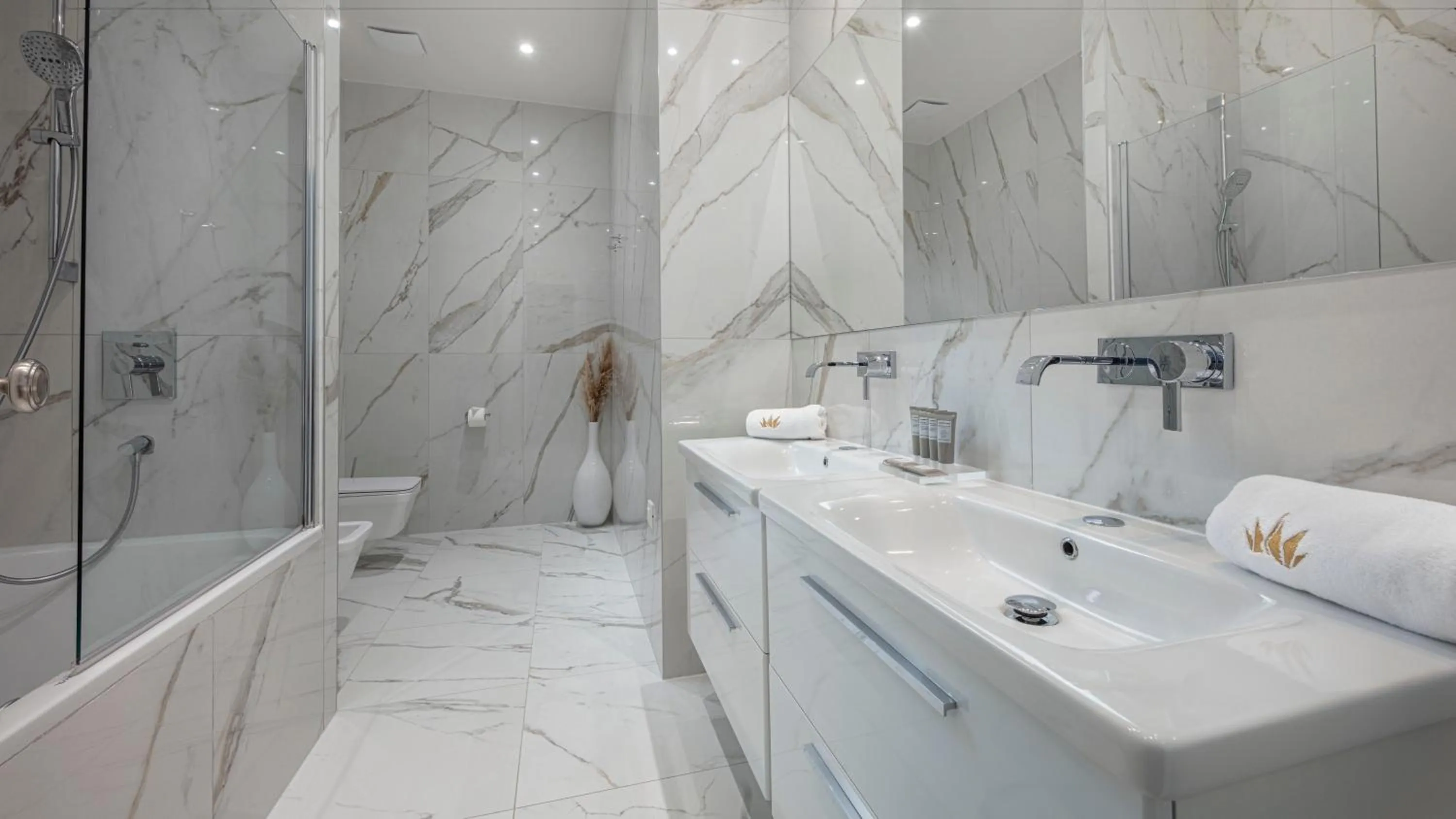 Bathroom in Royal Neptun Hotel