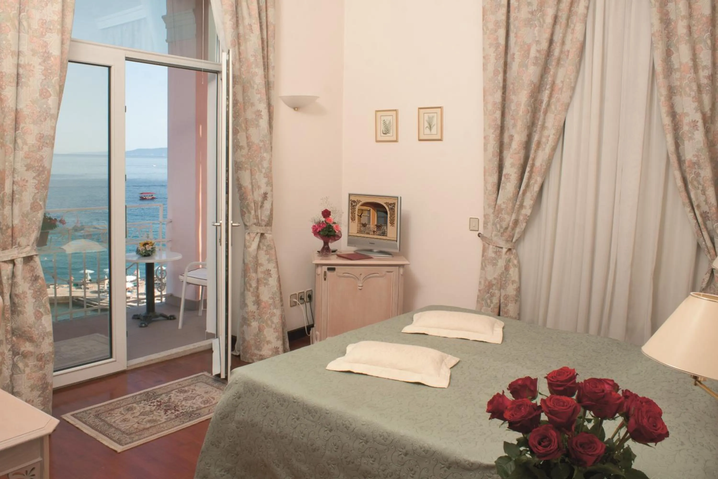 Property building in Hotel Mozart