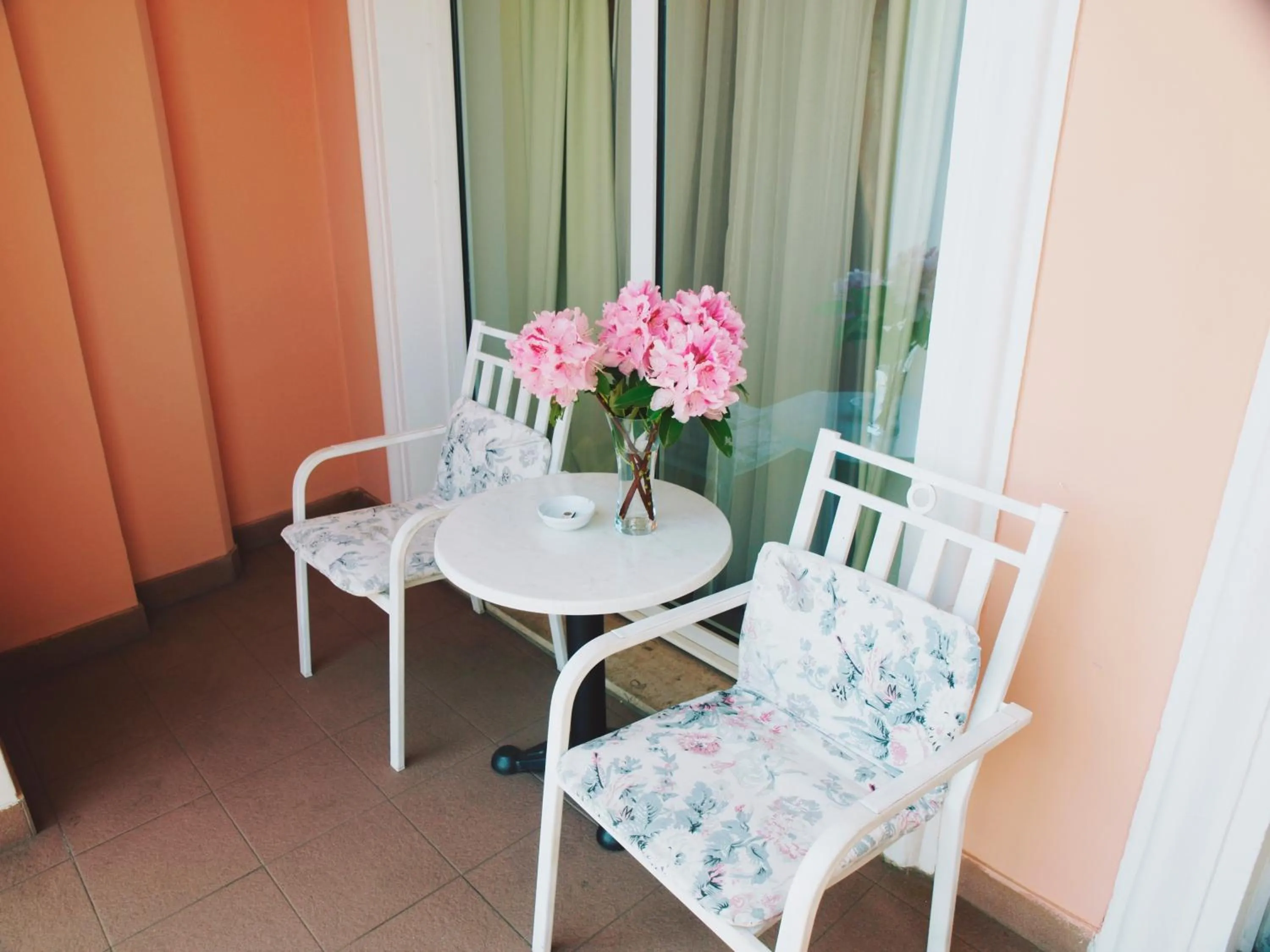 Balcony/Terrace, Dining Area in Hotel Mozart