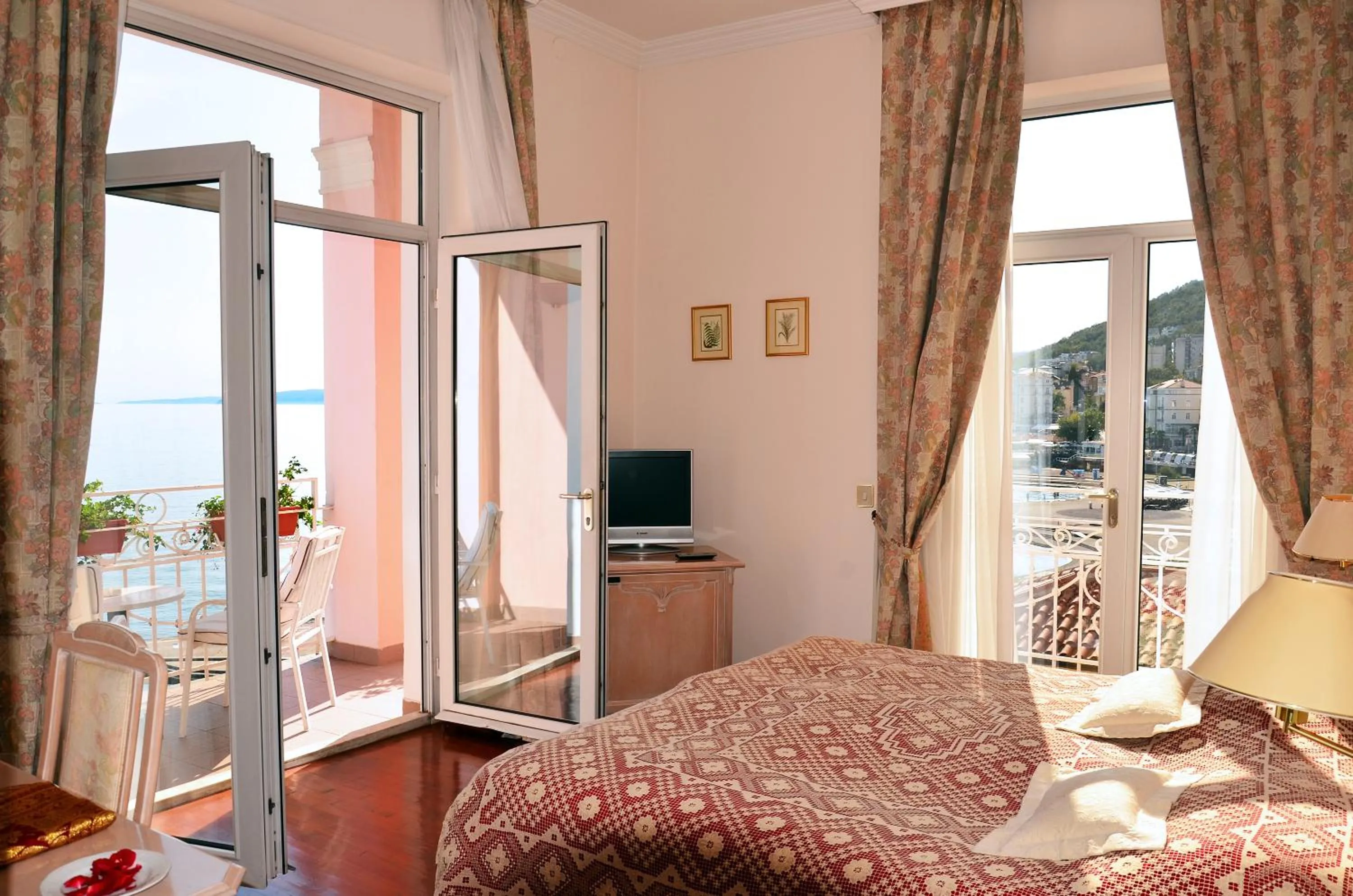 Shower in Hotel Mozart