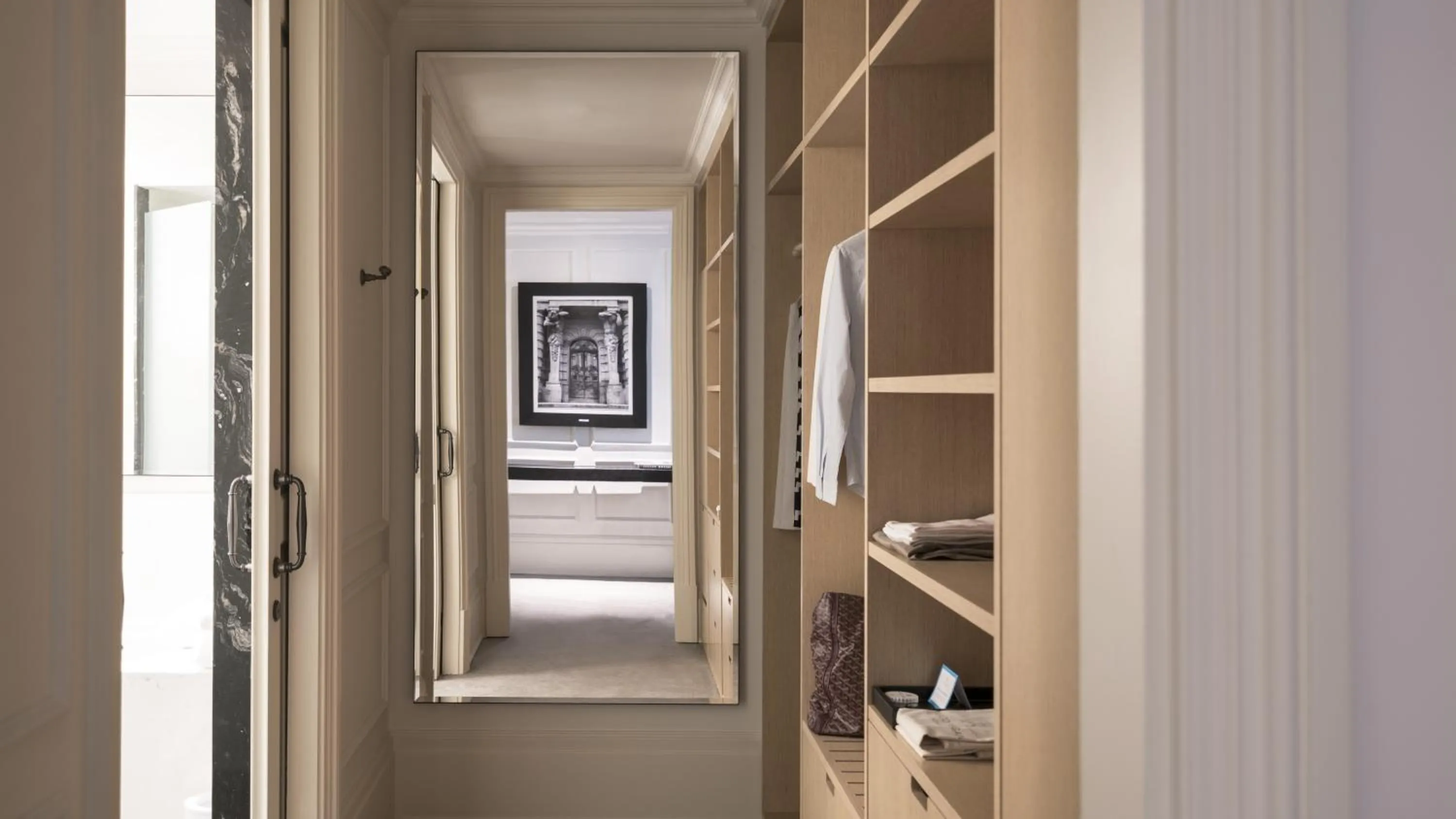 wardrobe, Bed in Palácio Tangará, Oetker Hotels