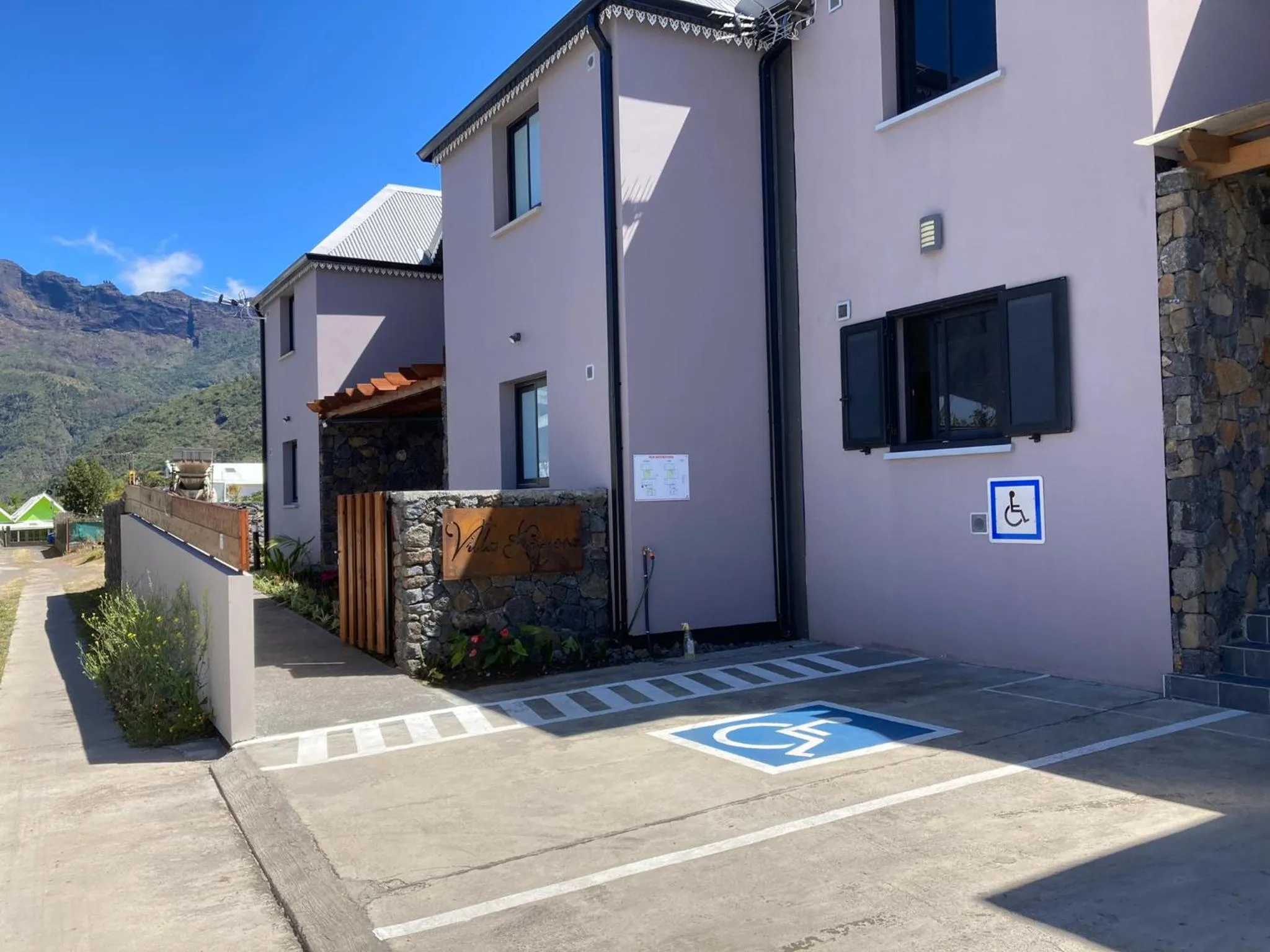 Facility for disabled guests in La Villa Kazuera