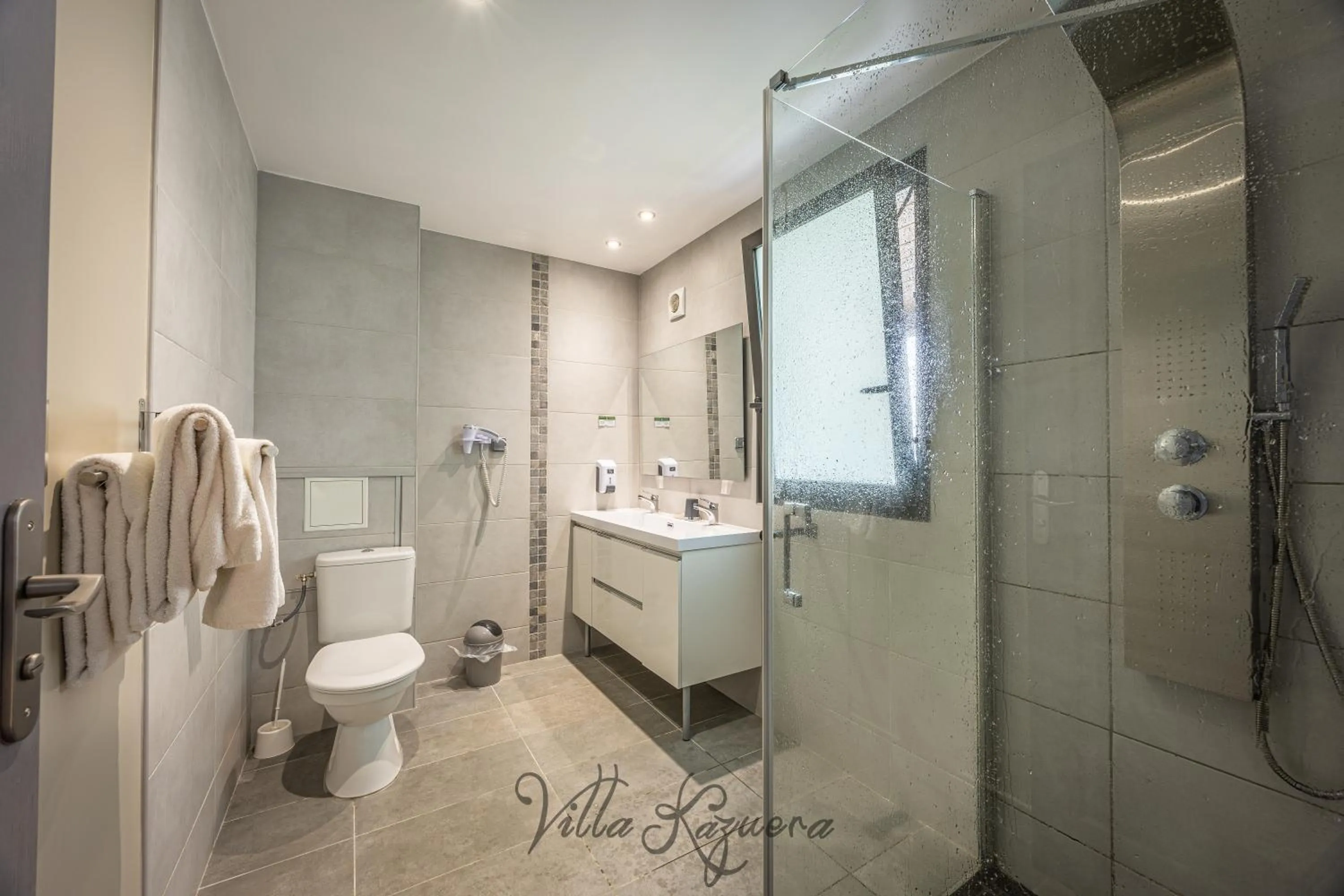 Bathroom in La Villa Kazuera