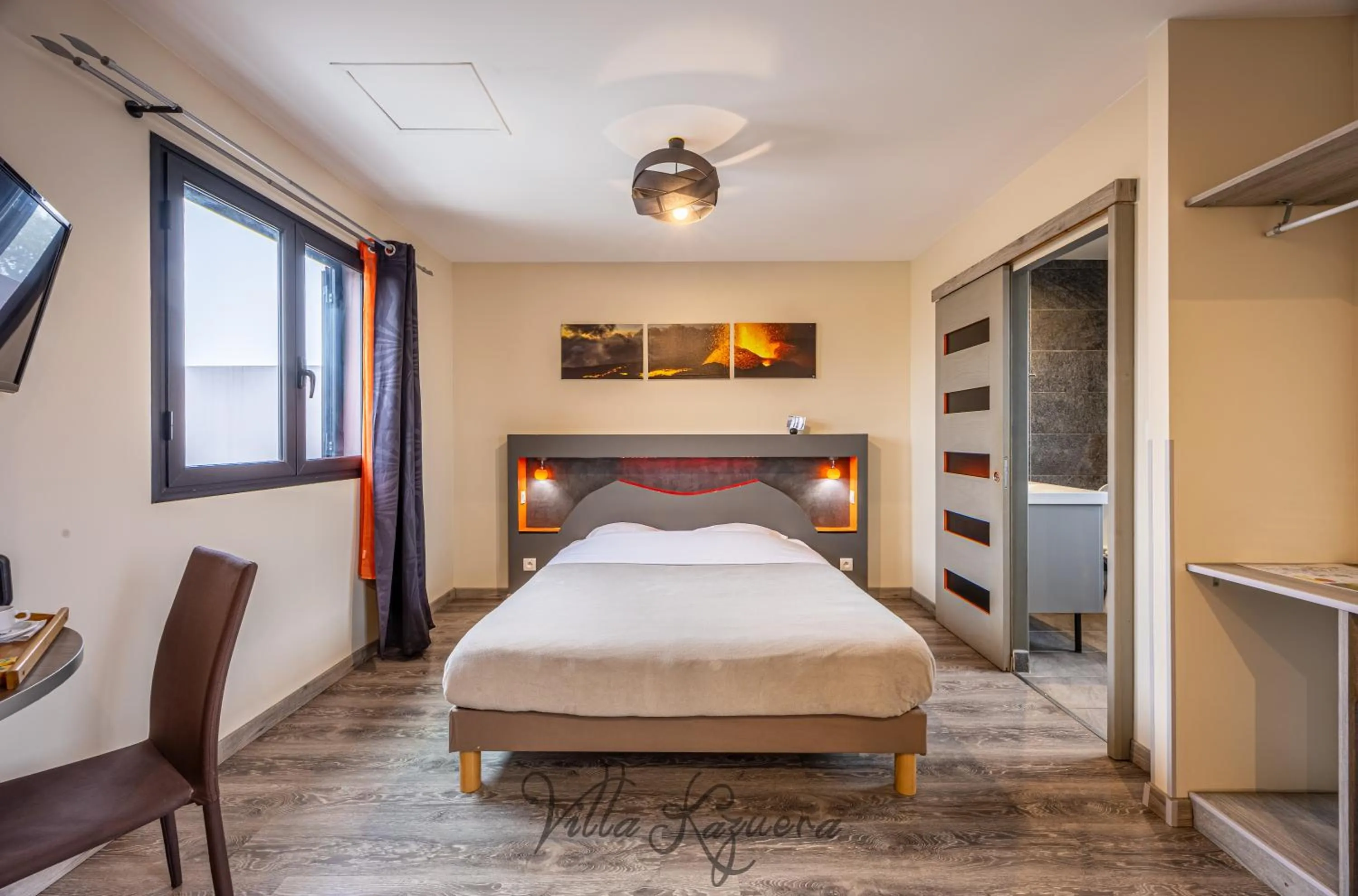 Photo of the whole room, Bed in La Villa Kazuera