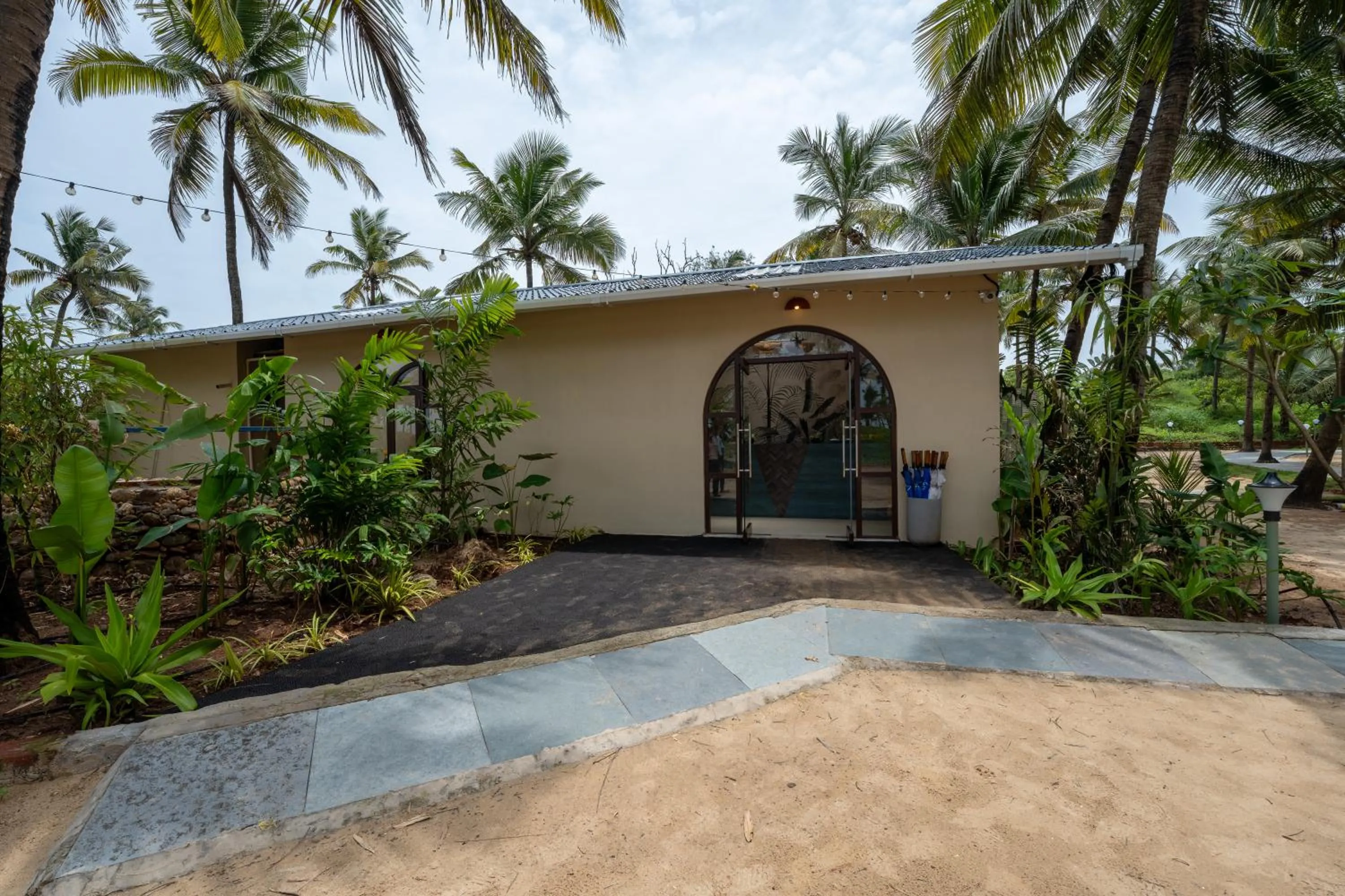Facade/entrance in C Roque Beach Resort