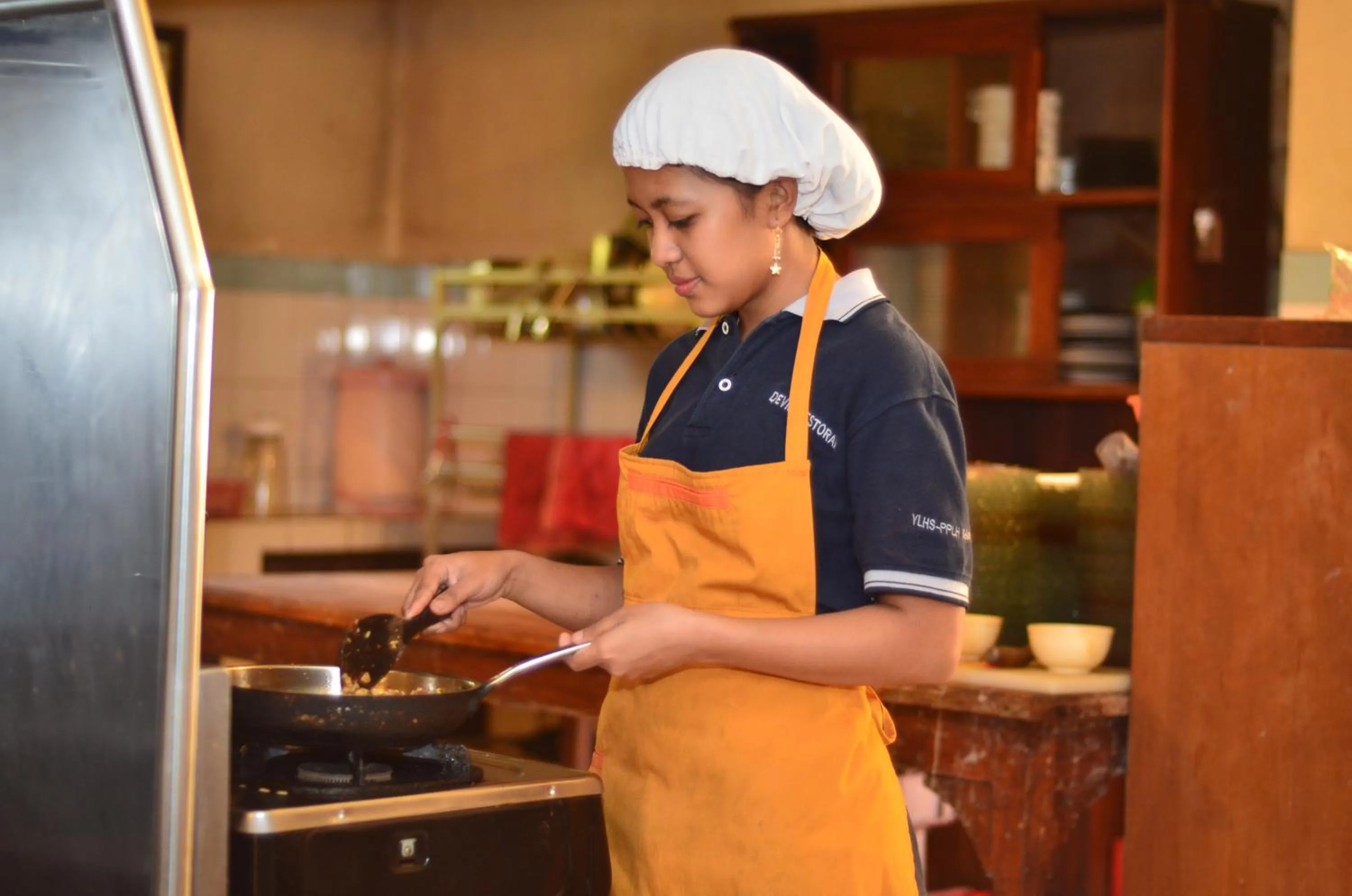 Staff in Ecolodge Seloliman